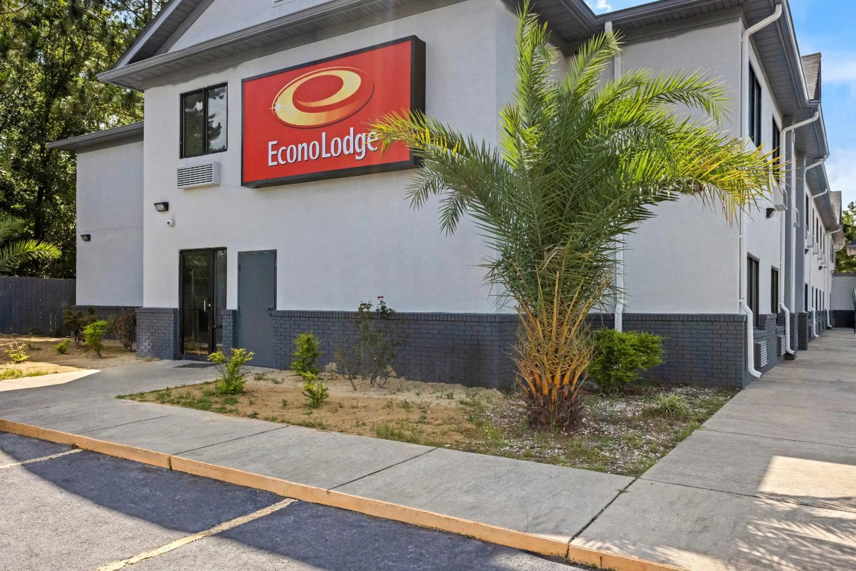 Property building in Econo Lodge