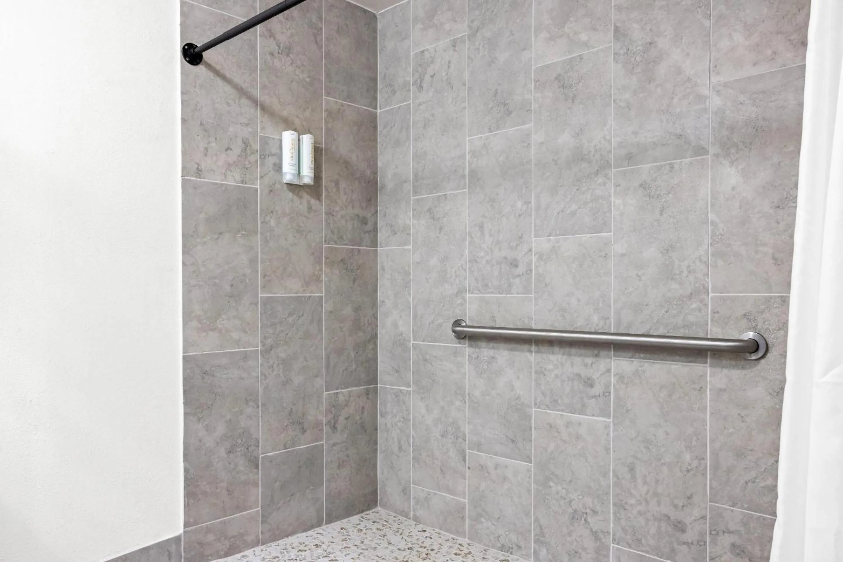 Bedroom in Econo Lodge