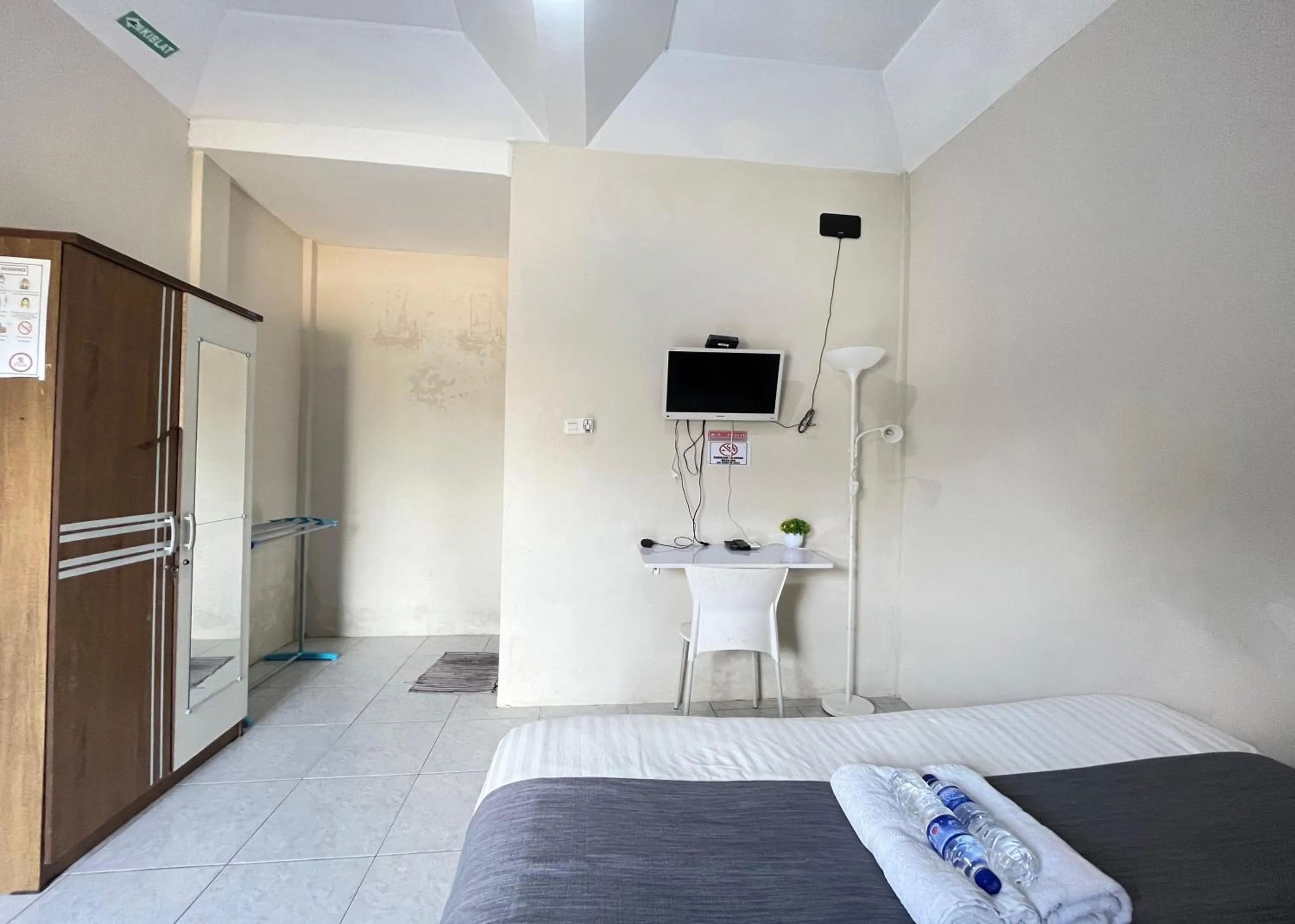 Photo of the whole room in Steze Guesthouse Syariah Telanaipura