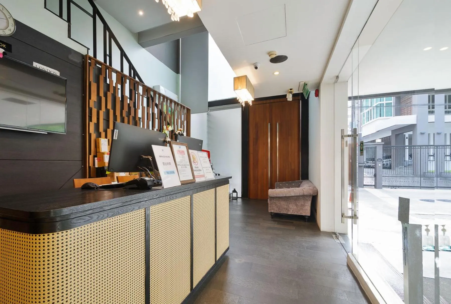 Lobby or reception, Bed in Metacity Bangkok