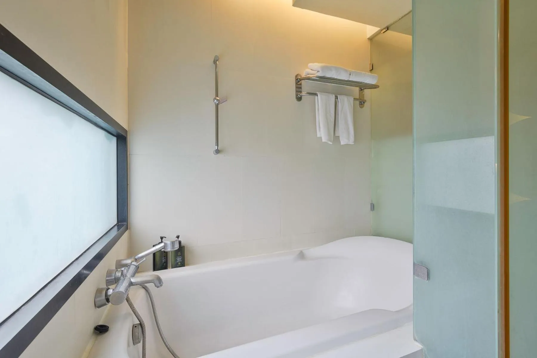 Bathroom in Metacity Bangkok