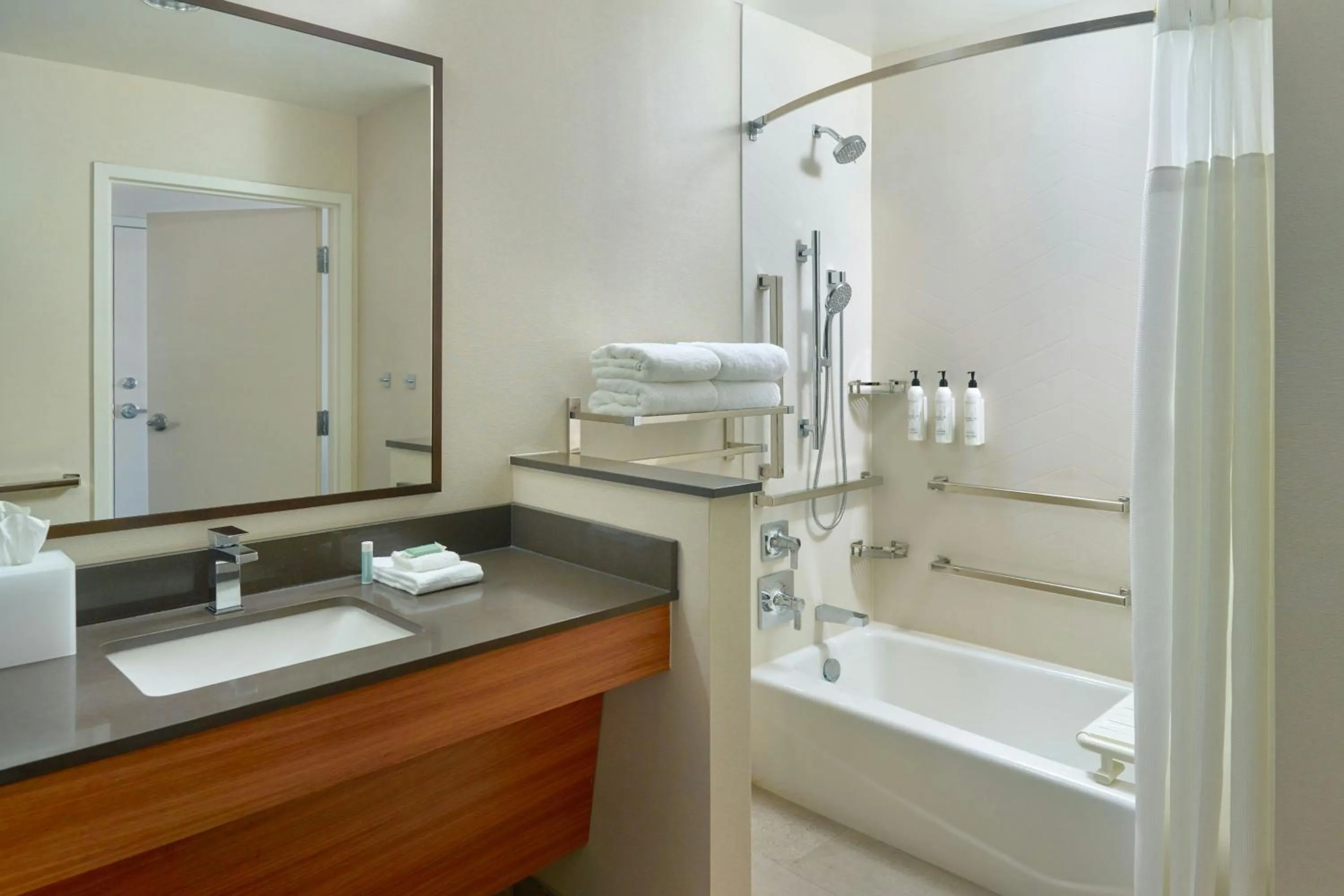 Bathroom in Fairfield by Marriott Inn & Suites Alpharetta Avalon Area