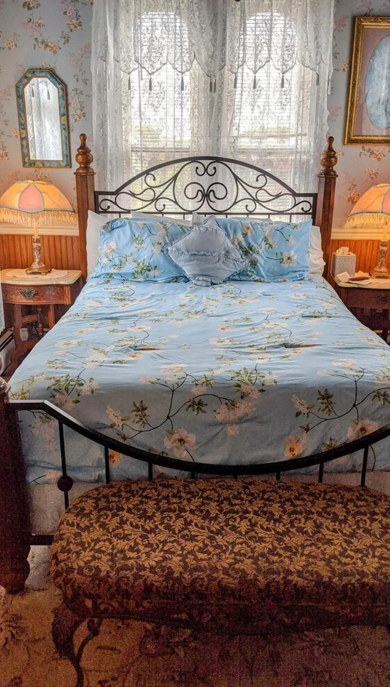 Cape May Queen Room in Angel of the Sea Bed and Breakfast Cape May Queen Room in Angel of the Sea Bed and Breakfast