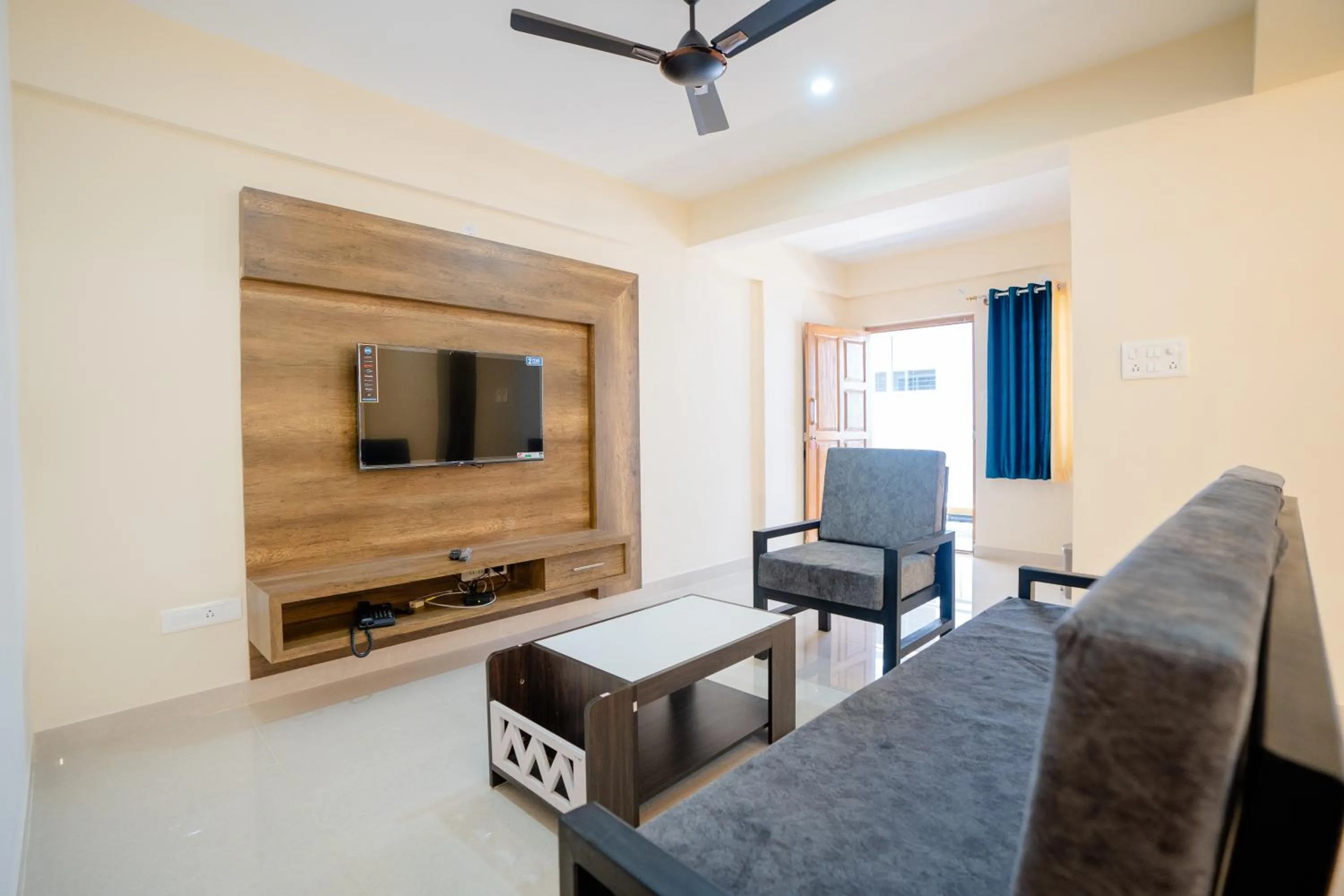 Communal lounge/ TV room in Elegance Serviced Apartment