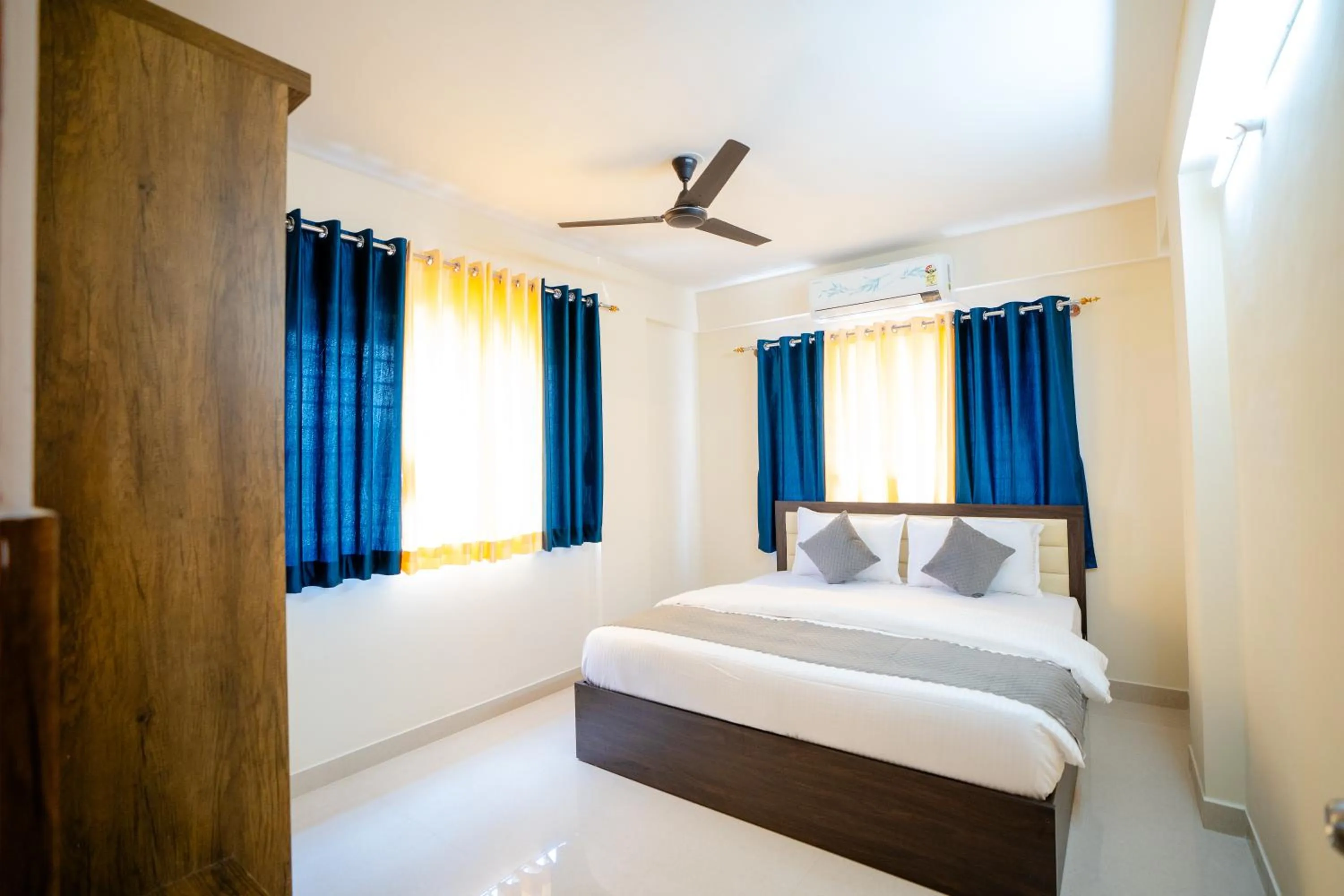 Photo of the whole room, Bed in Elegance Serviced Apartment