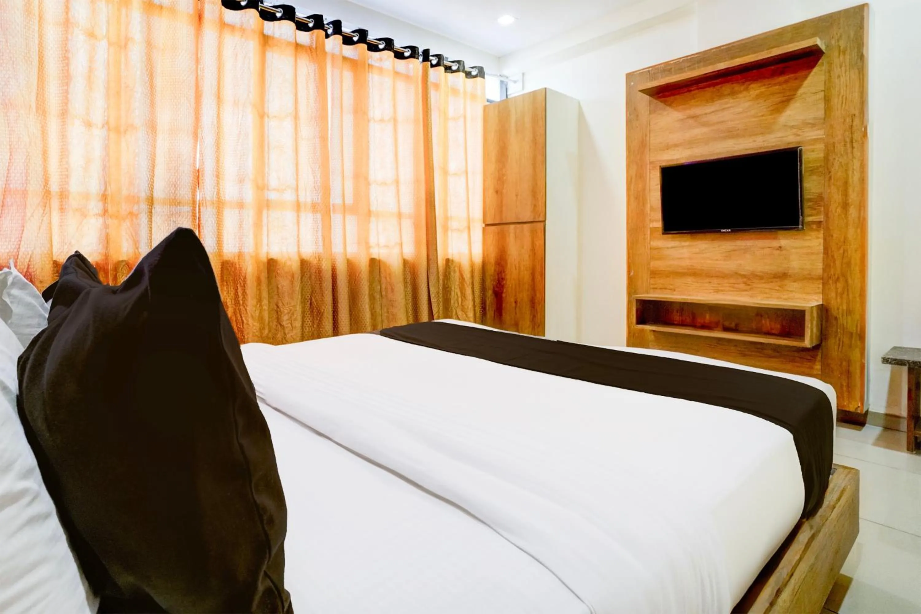 Bedroom, Bed in Hotel O RR Hotel