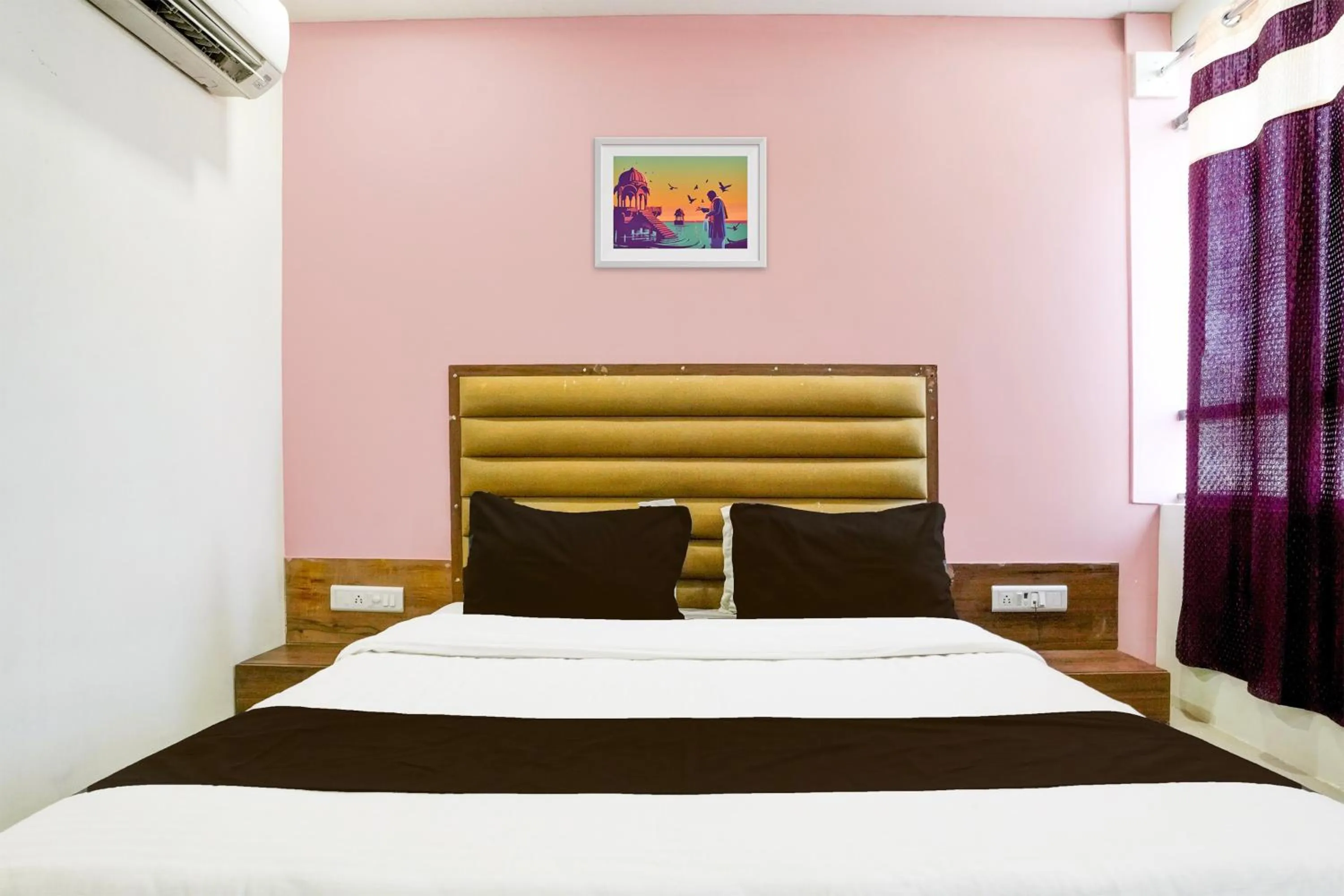 Bedroom, Bed in Hotel O RR Hotel