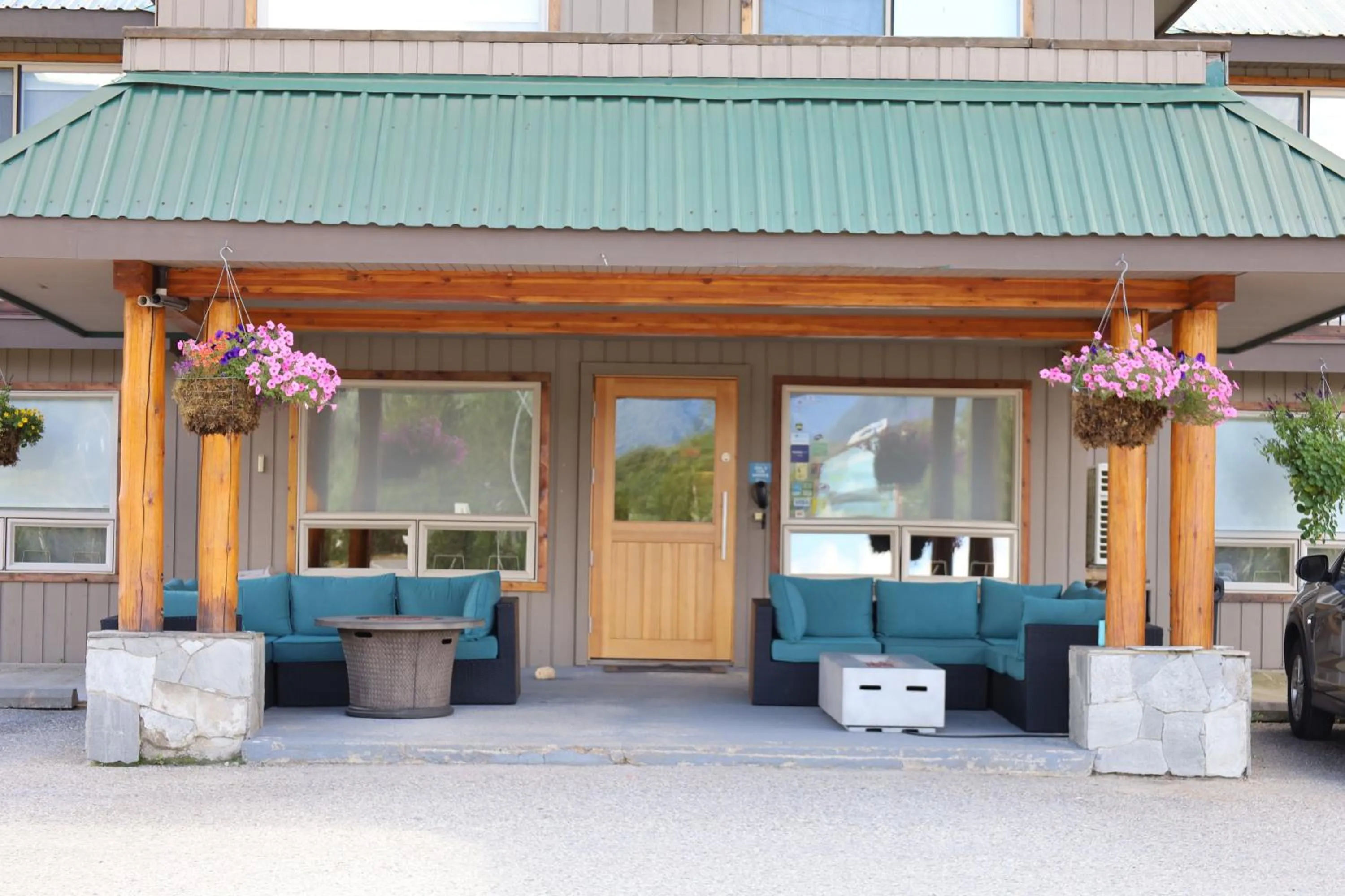 Glacier Mountain Lodge