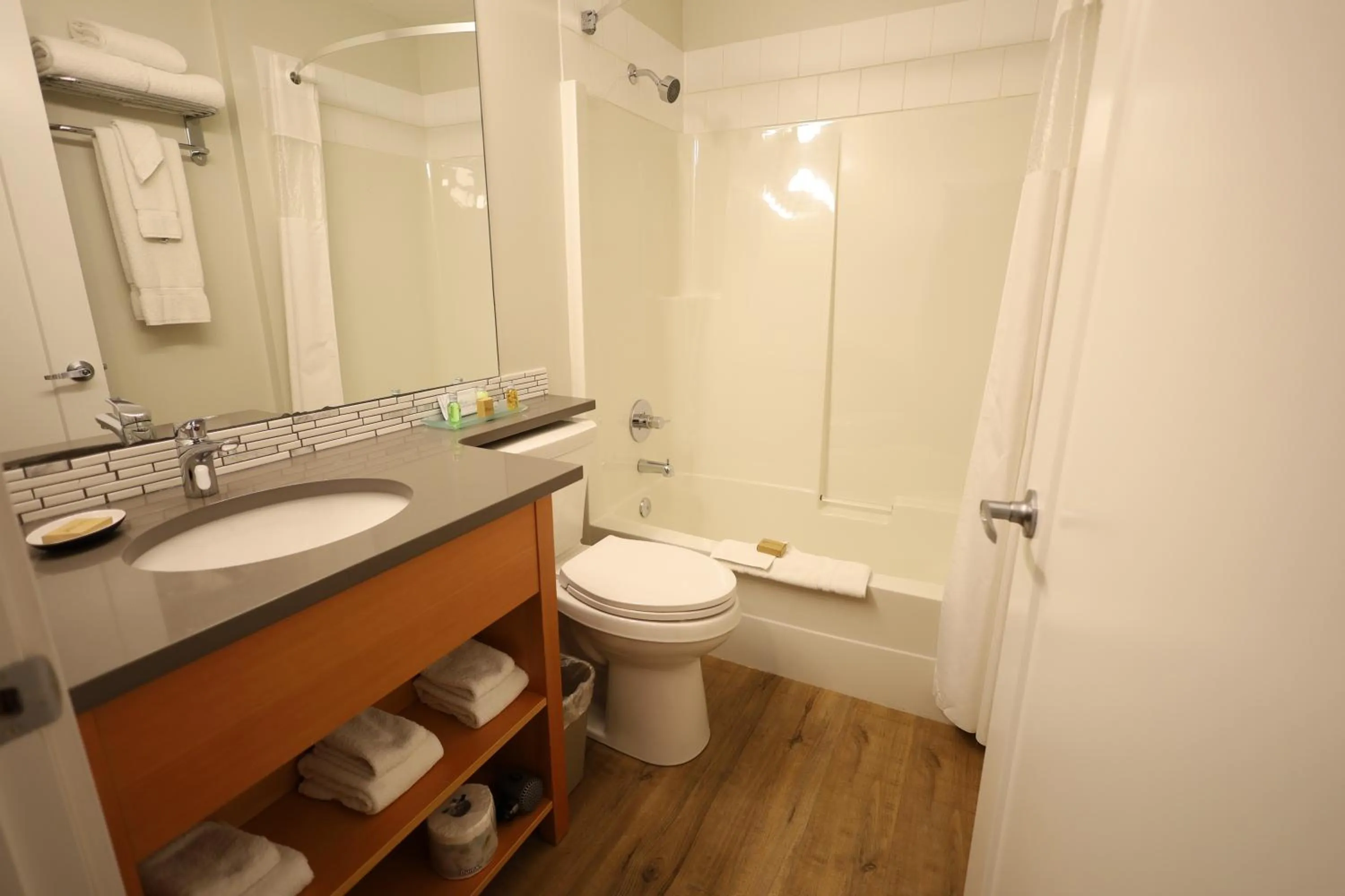 Glacier Mountain Lodge