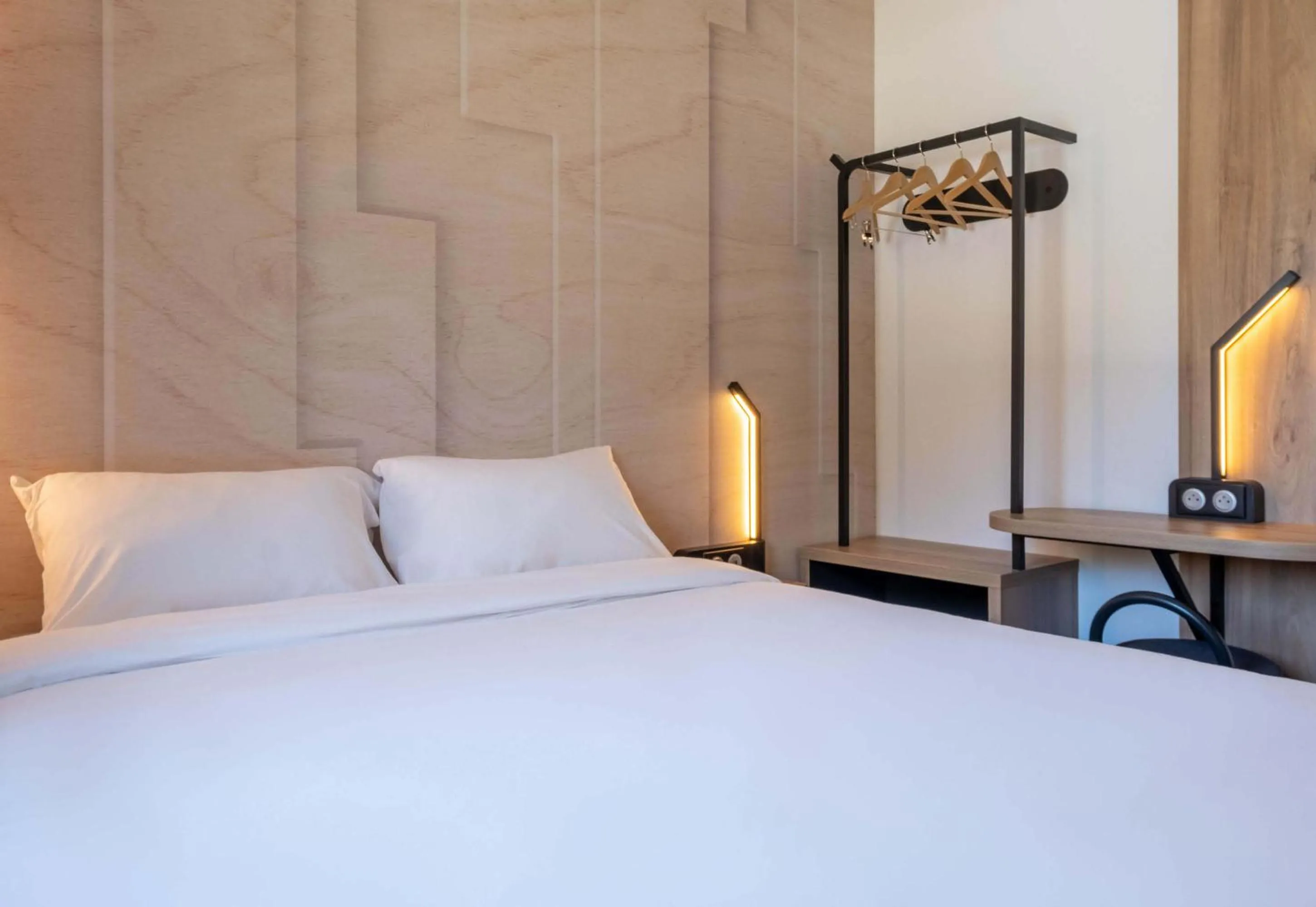 Bedroom, Bed in B&B HOTEL Orléans Saran