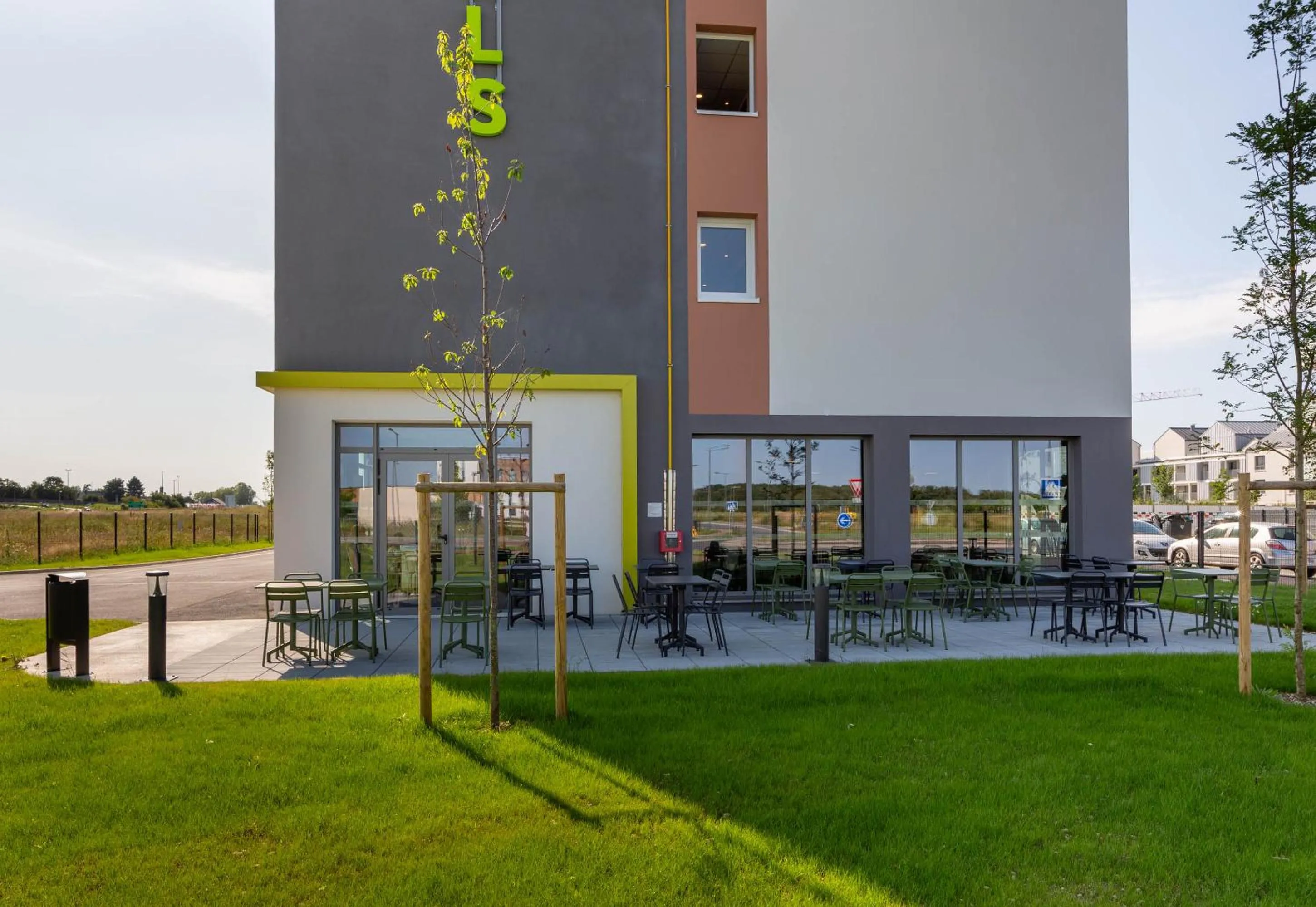 Property building in B&B HOTEL Orléans Saran