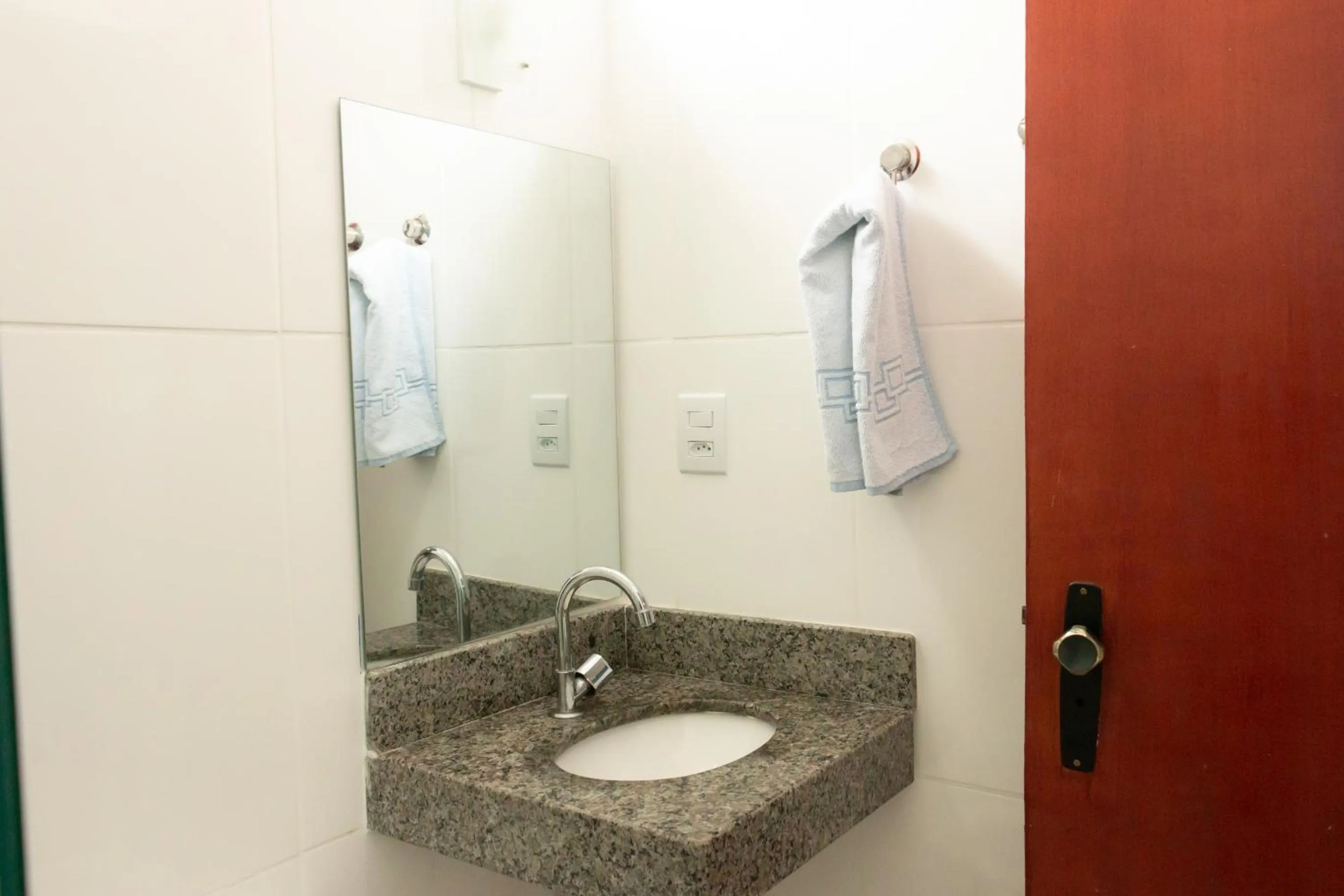 Bathroom in Contagem Centro Hotel