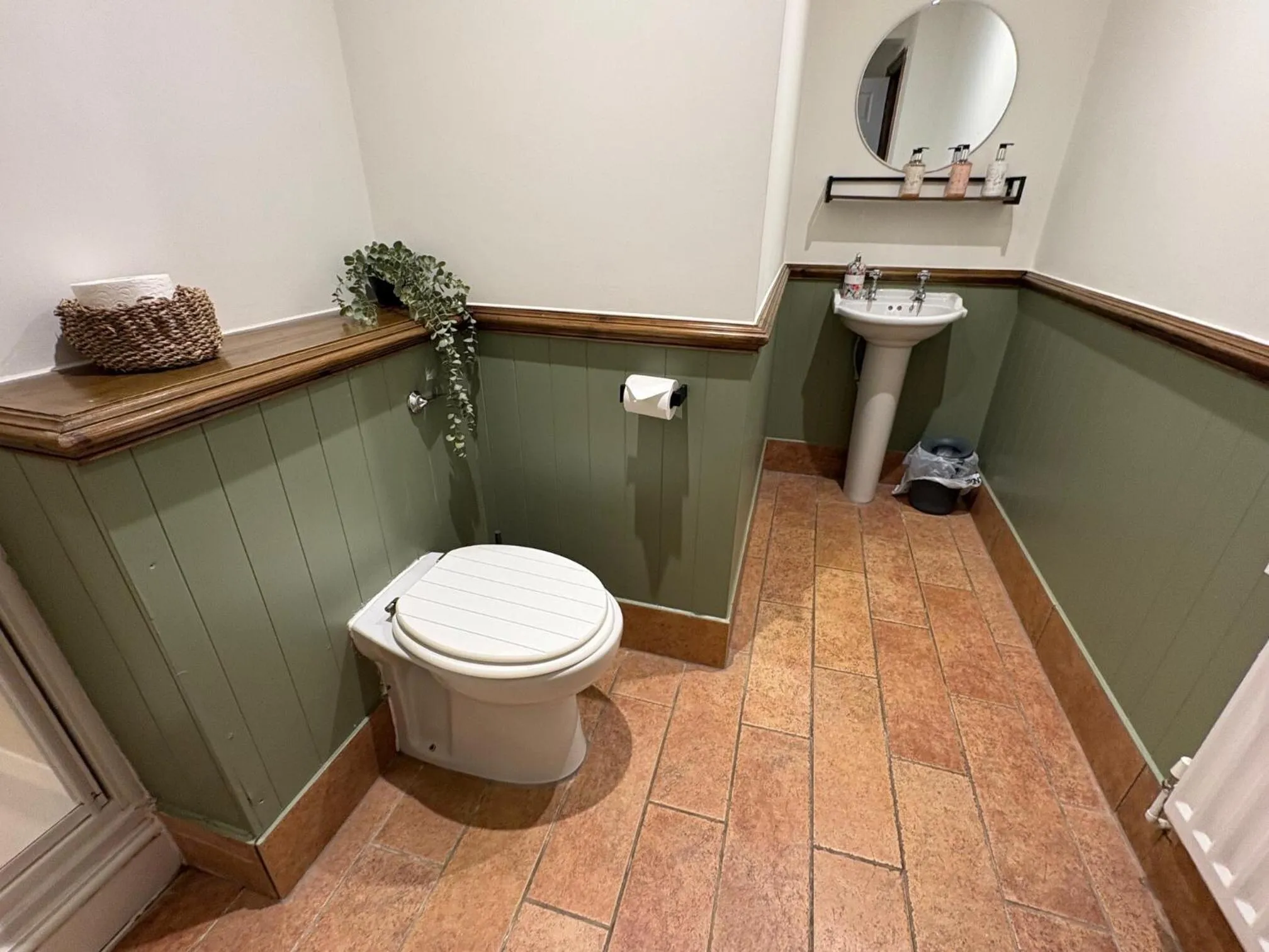Bathroom in True Lovers Knot, Tarrant Keyneston
