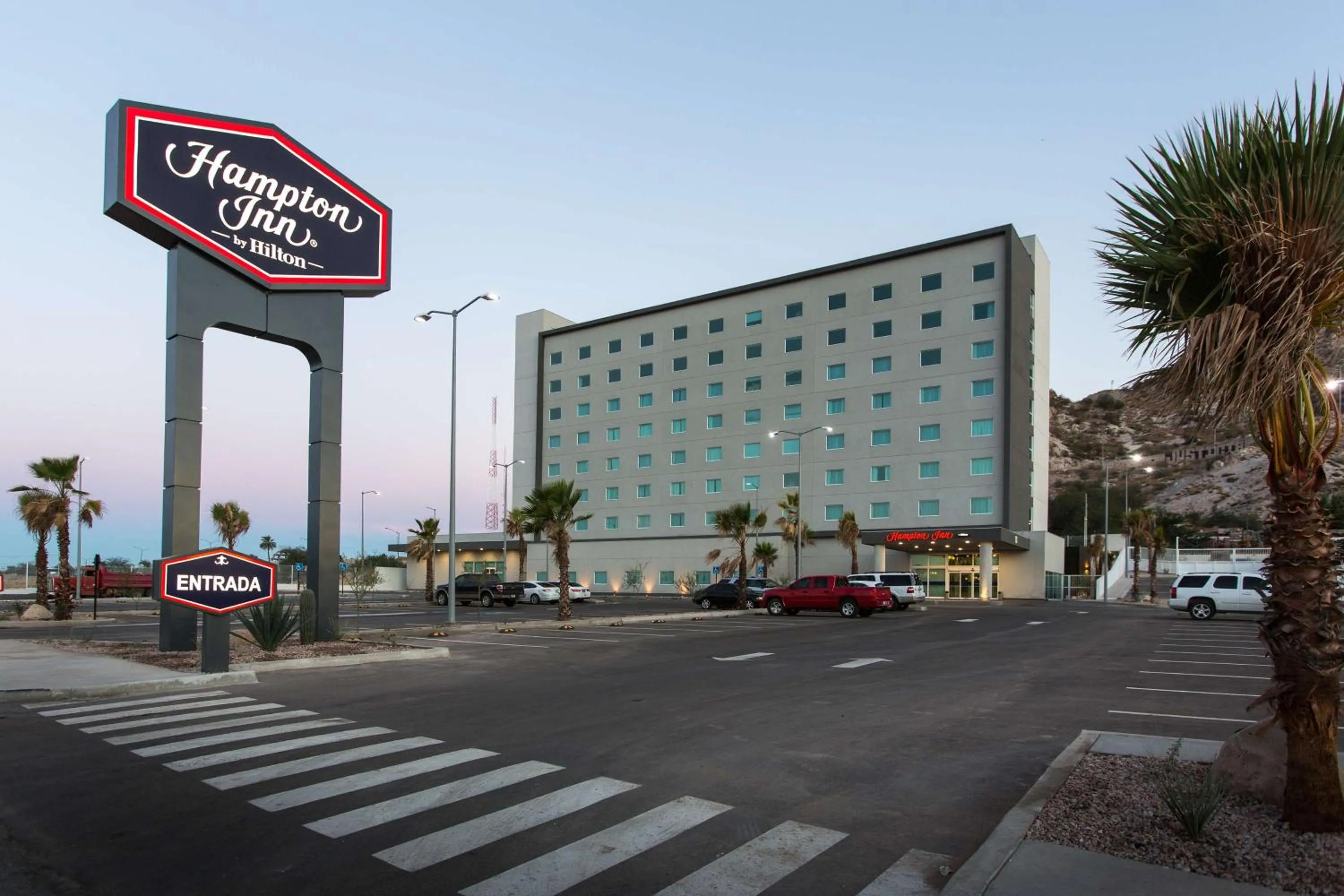 Property building in Hampton Inn by Hilton Hermosillo