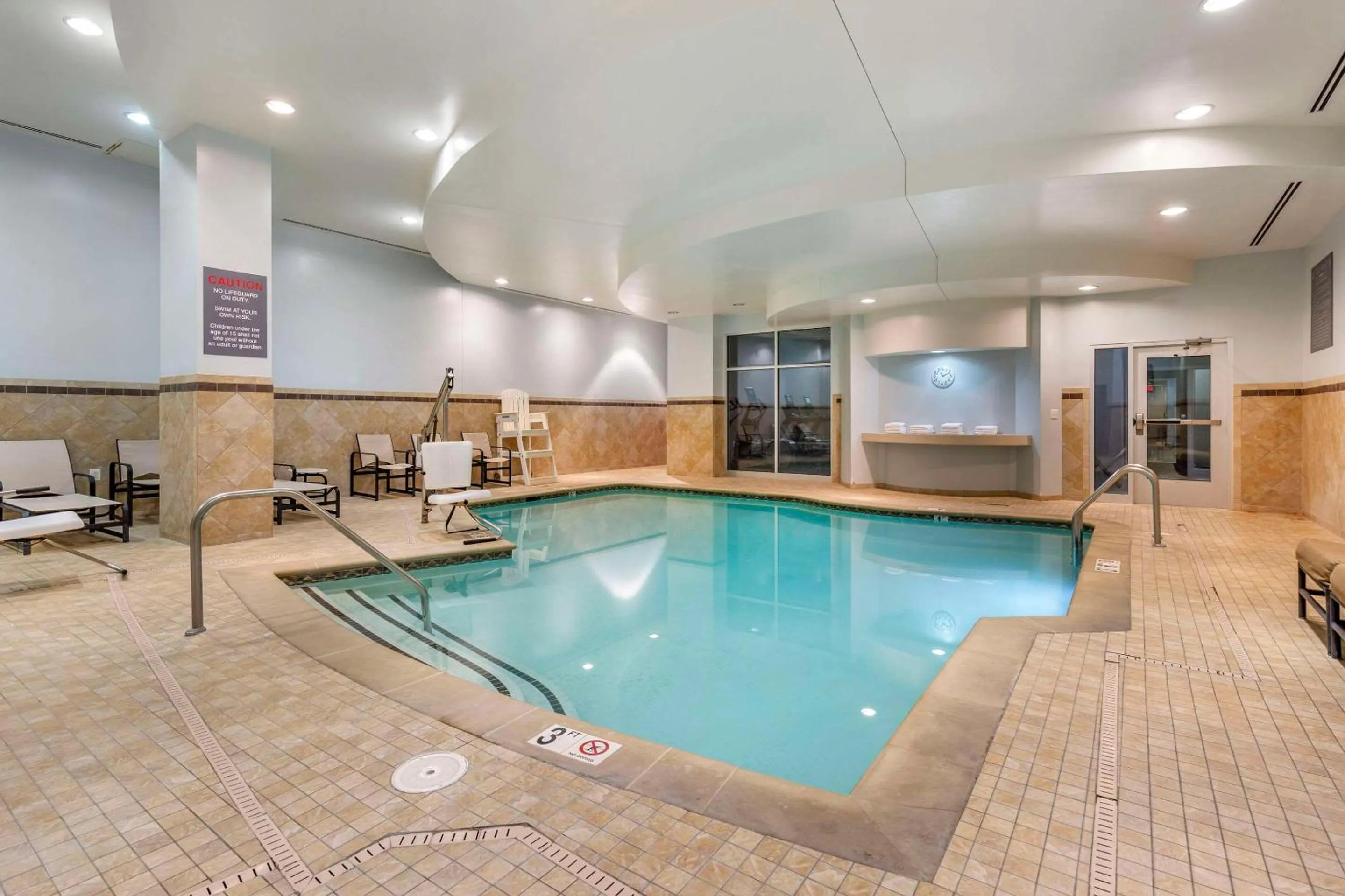Swimming pool in Cambria Hotel Rockville