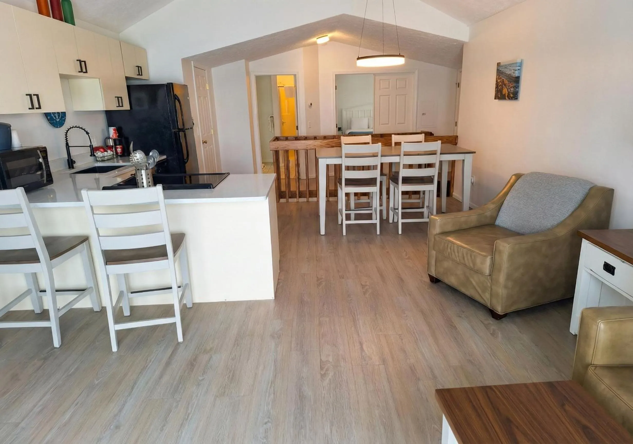 Kitchen or kitchenette in Pointes North Beachfront Hotel - 2 Person Spa Tub Studios