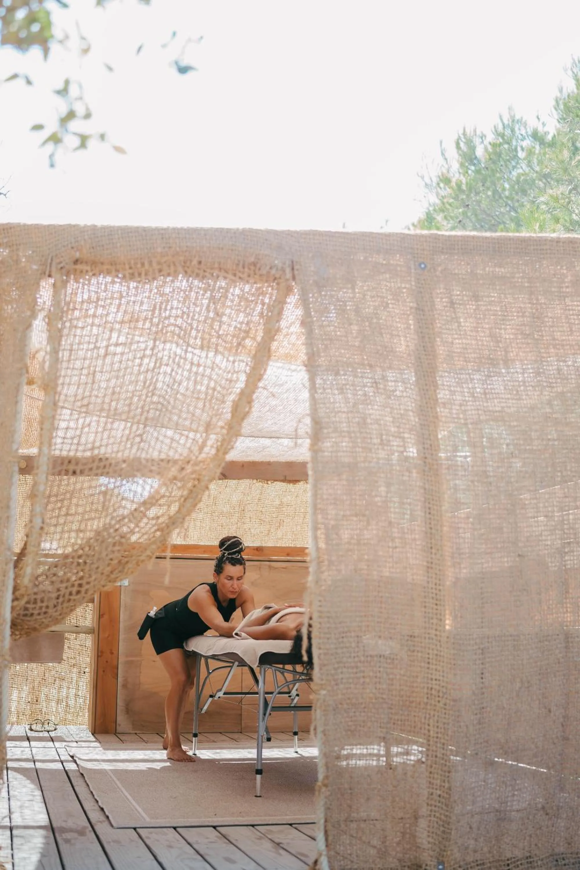 Massage in Le Domaine de la mer - Beach hotel Nature&Authenticité Hyères