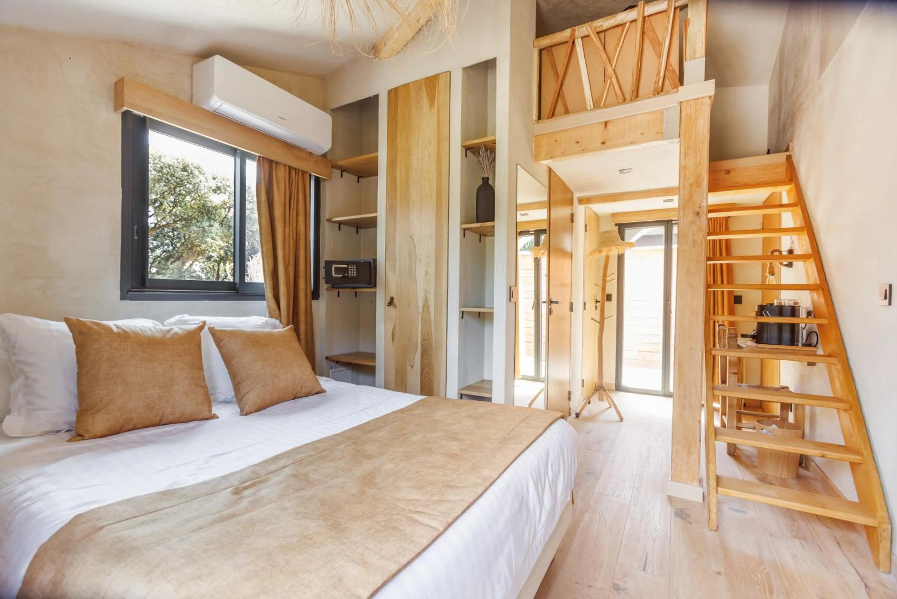 Family Room with Terrace in Le Domaine de la mer - Beach hotel Nature&Authenticité Hyères