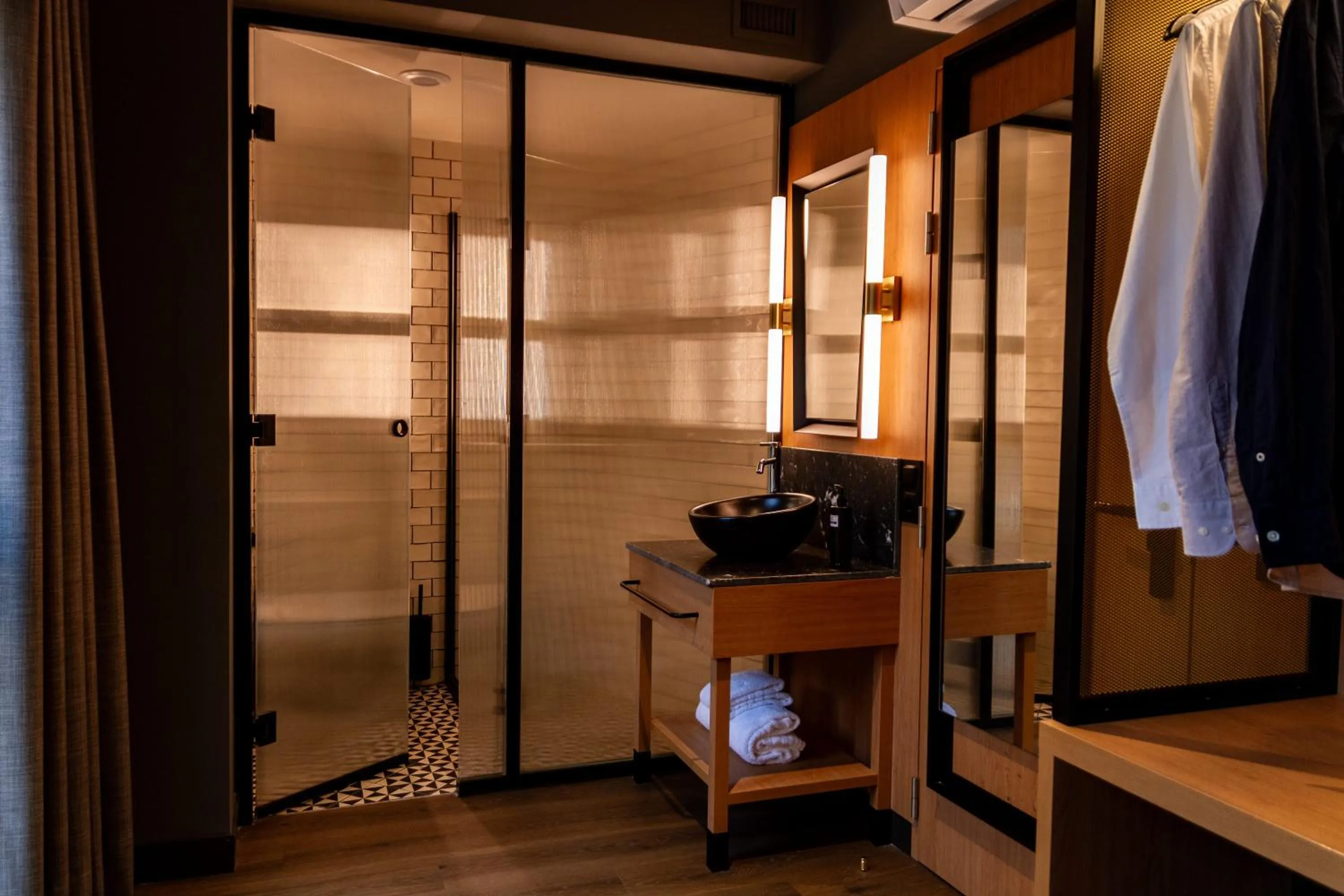 Shower in Letoh Letoh Sevilla