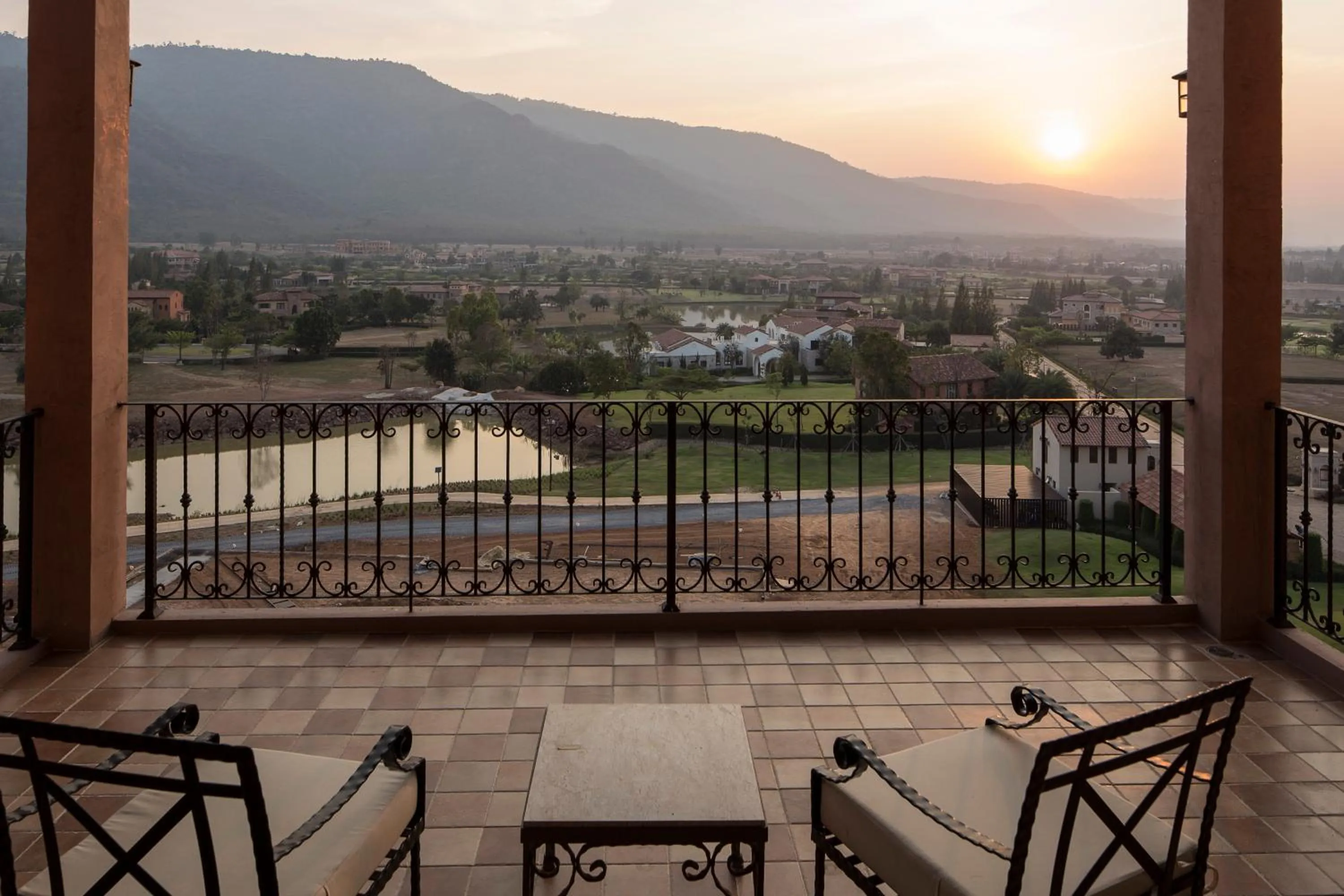 Balcony/Terrace in Toscana Town Square Suites