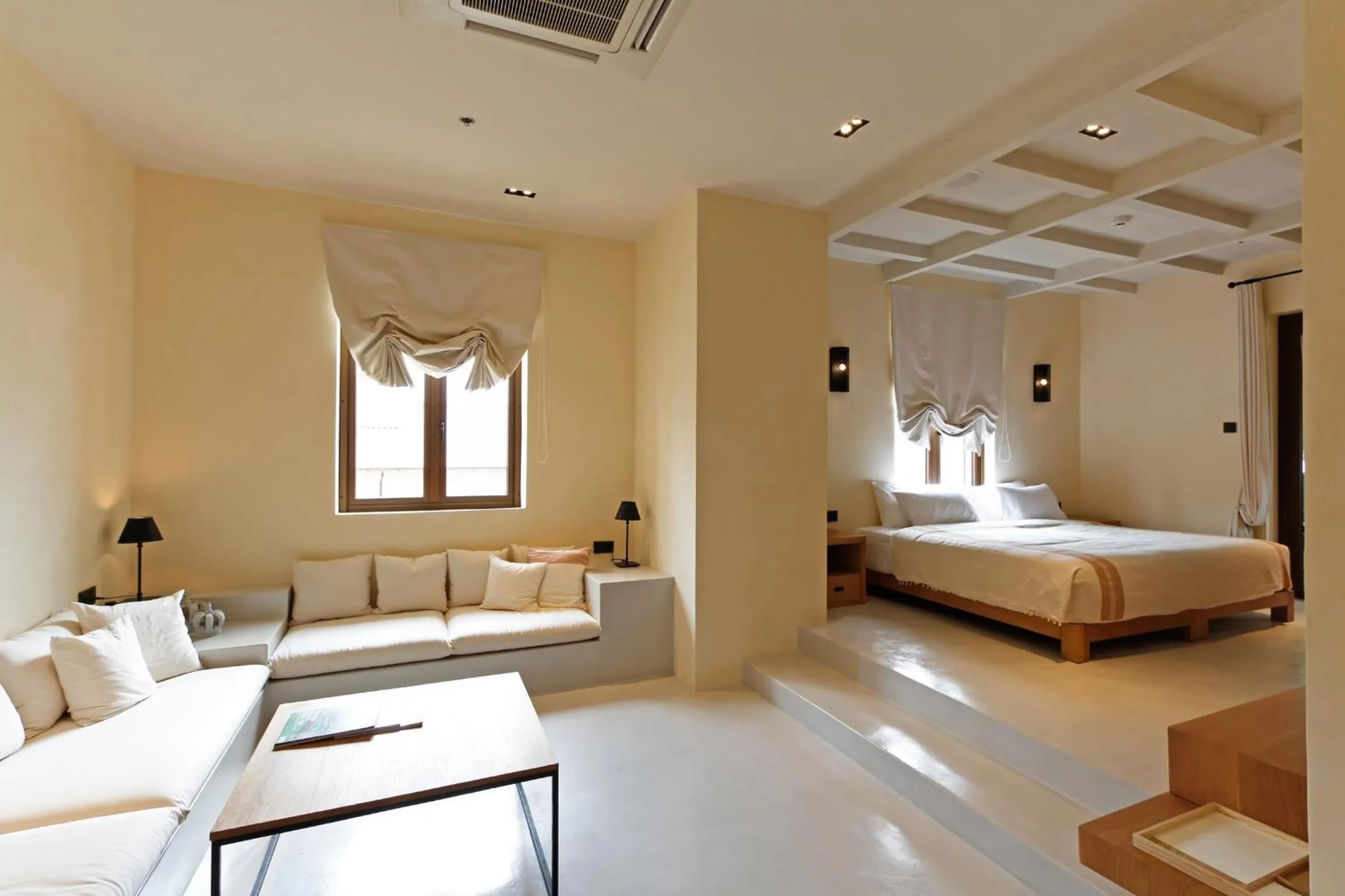 Day, Bed in Toscana Town Square Suites