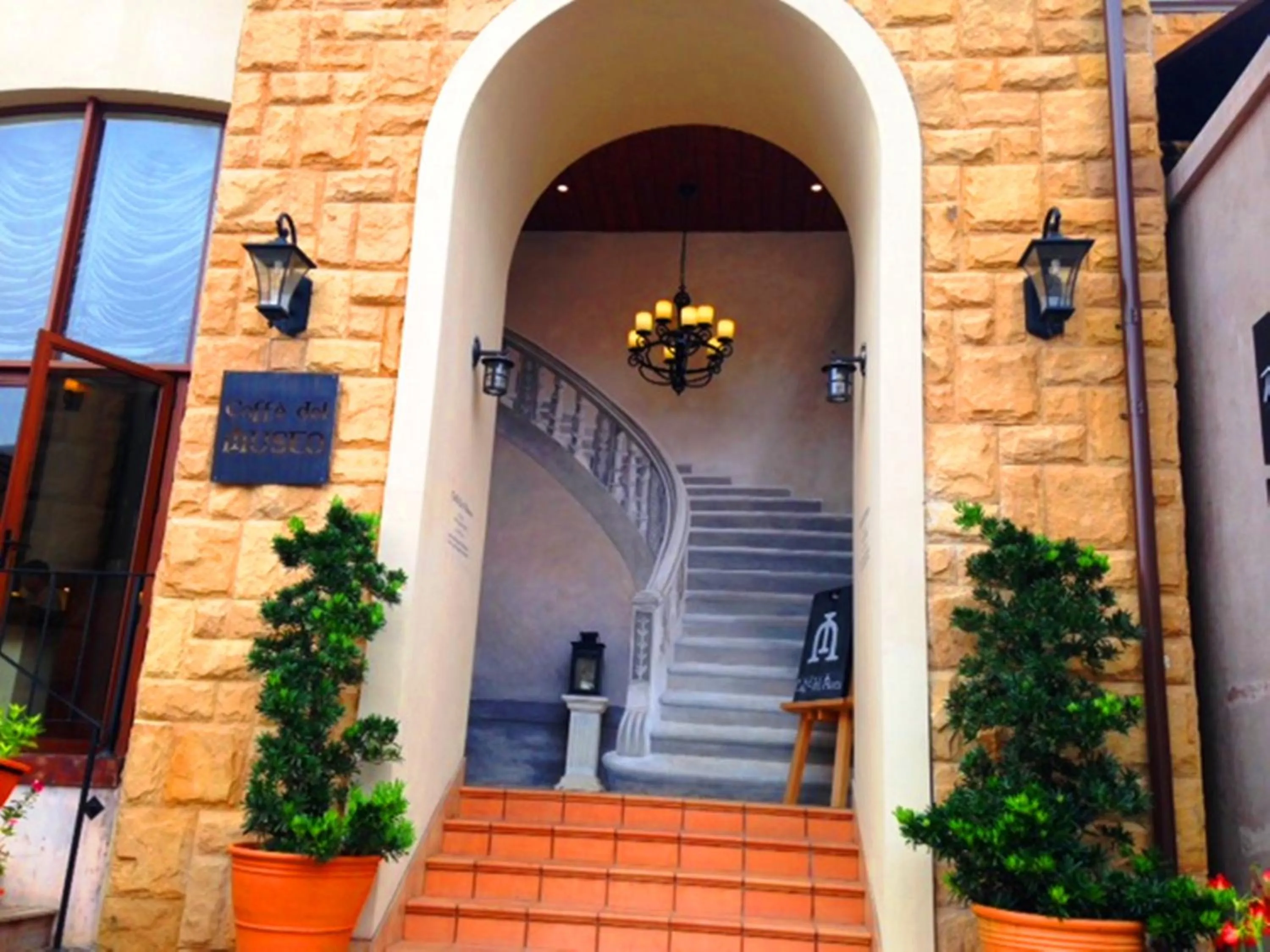 Facade/entrance in Toscana Town Square Suites