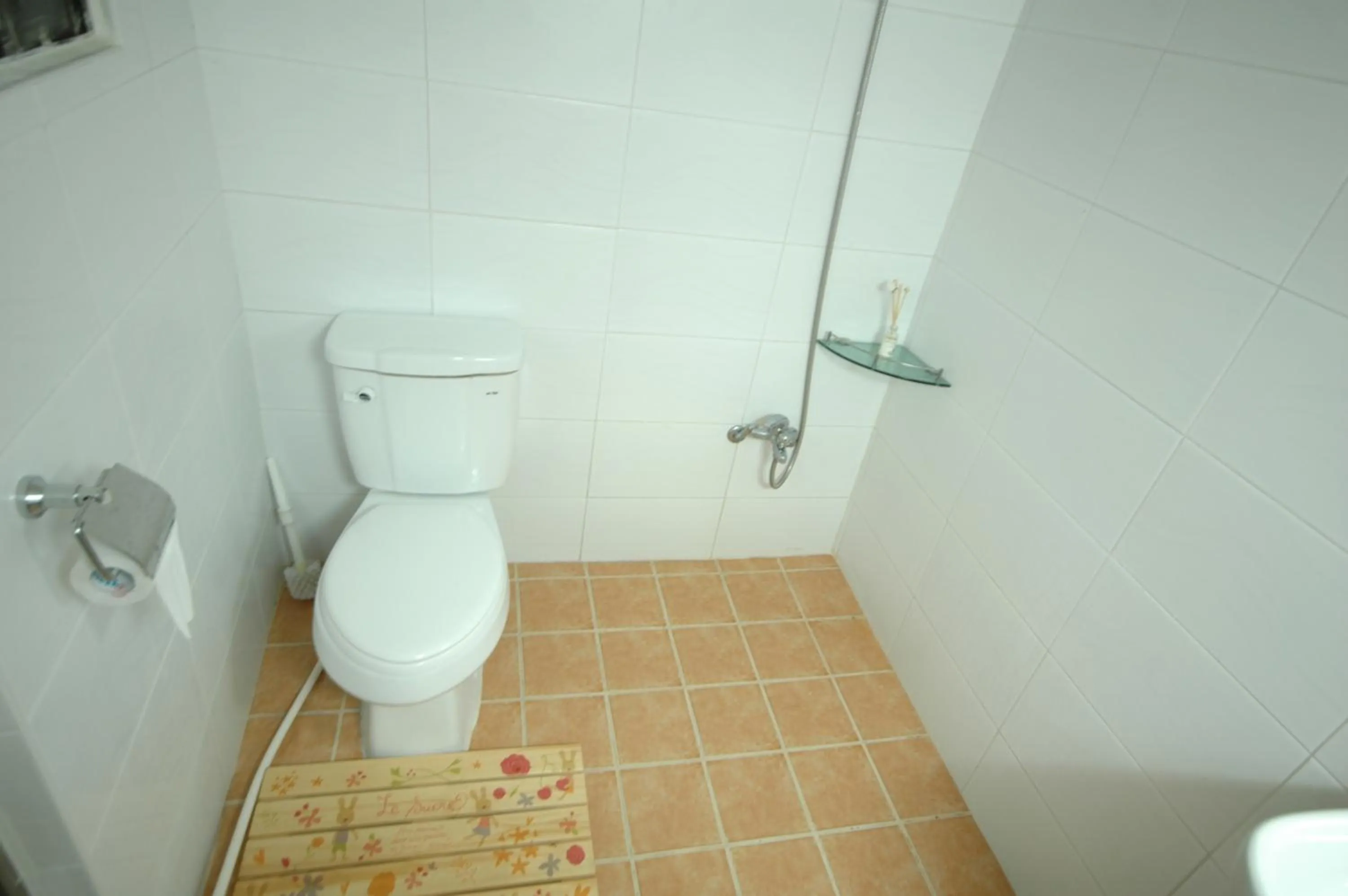 Toilet in Appletree Guesthouse