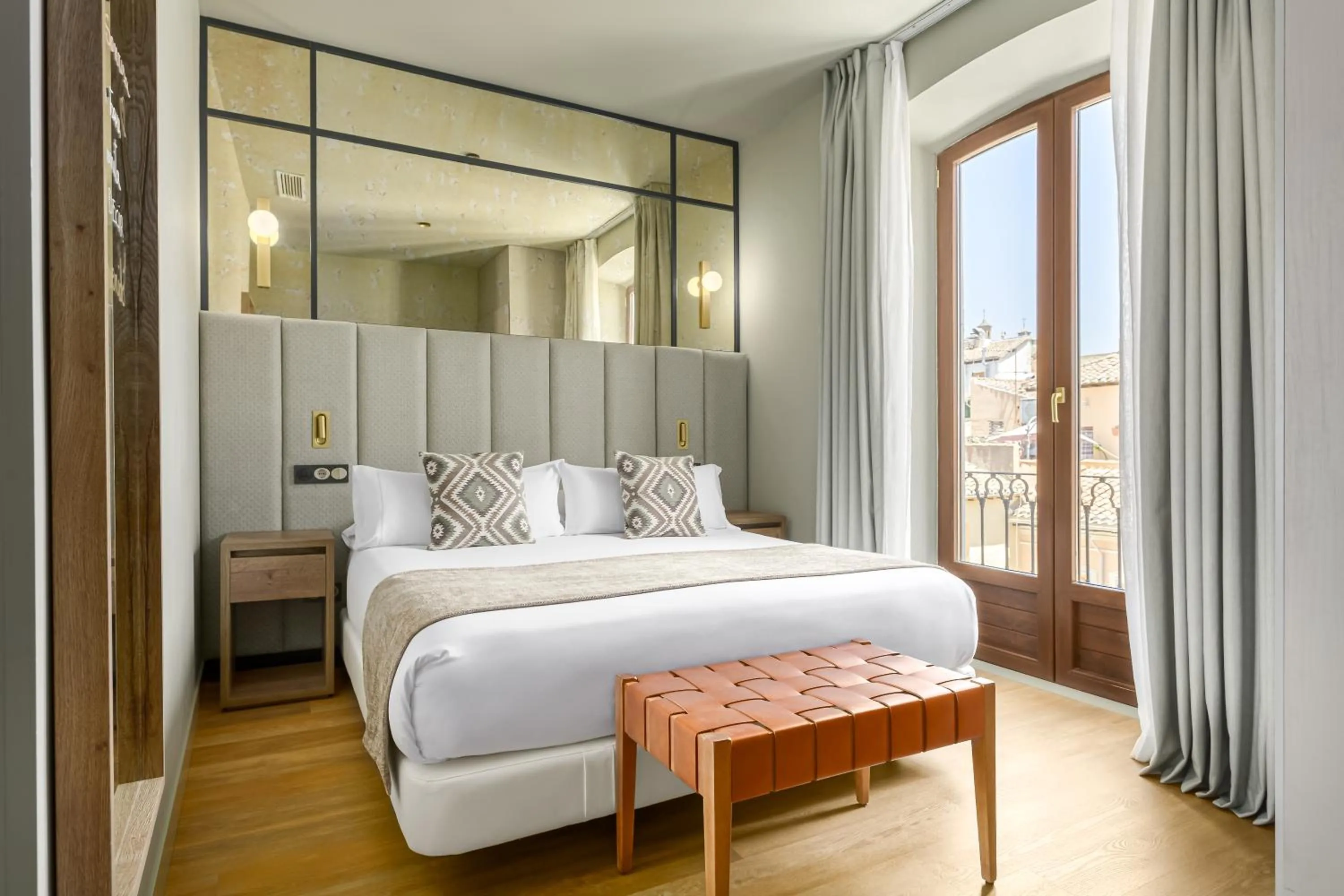 Bed in Room Mate Leo, Granada