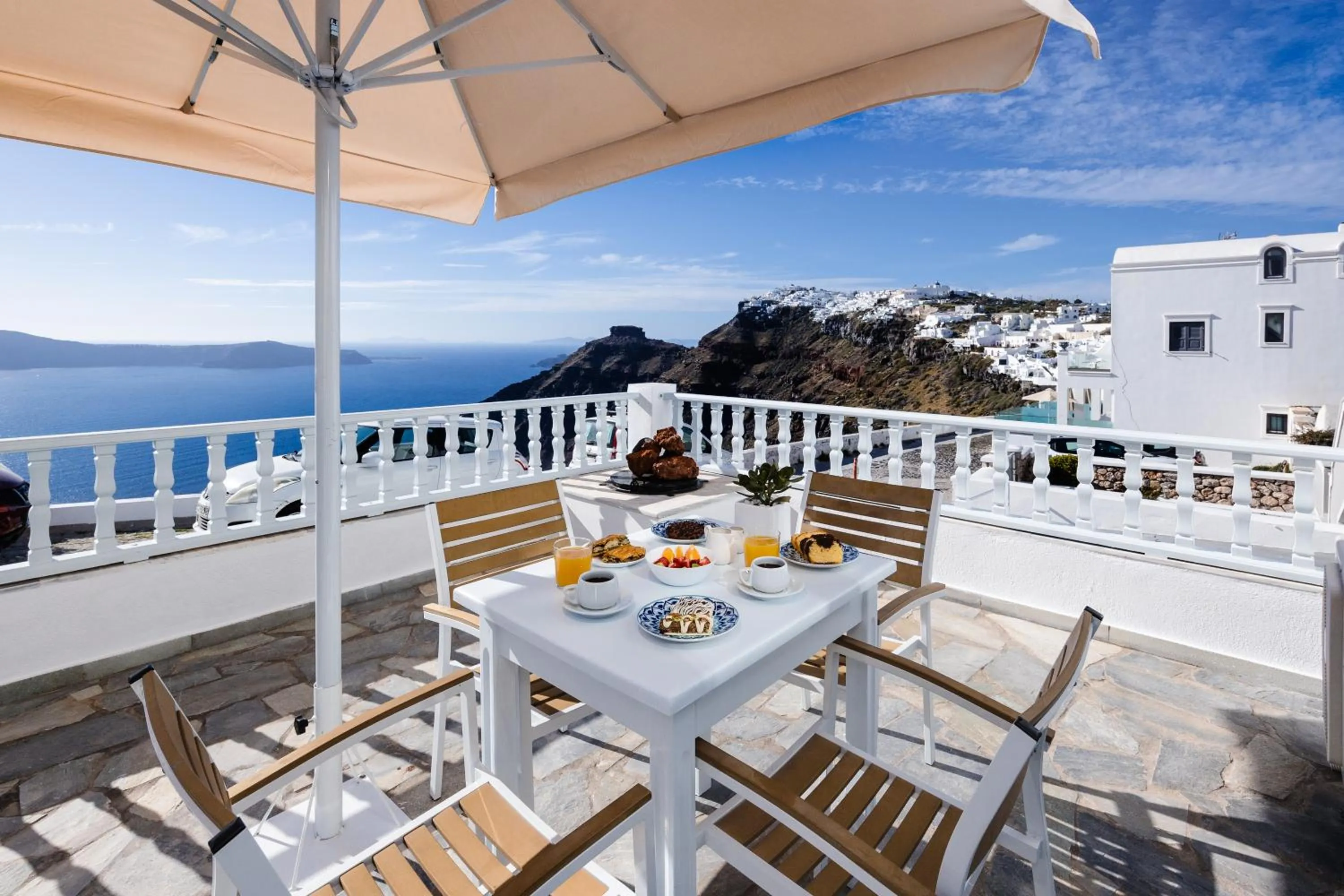 Breakfast in Nevma Suites