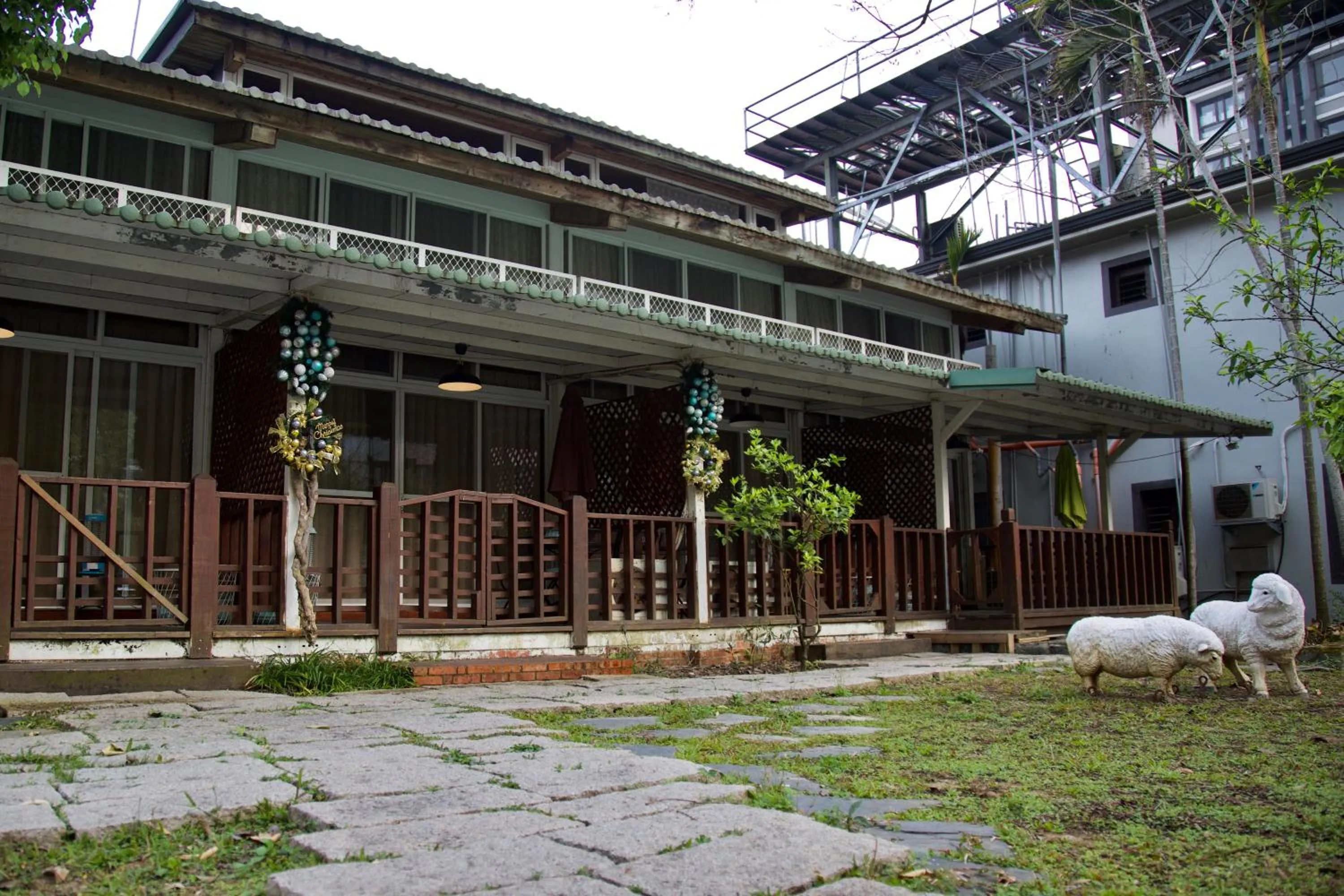 Property building in Sun Moon Lake Full House Resort