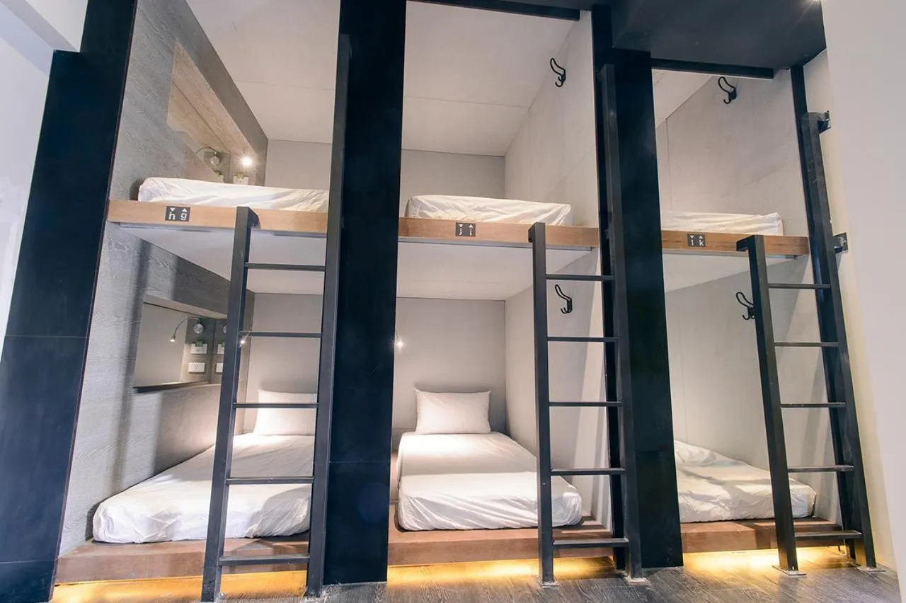 Photo of the whole room, Bed in Kiwi Express Hotel-Taichung Station II