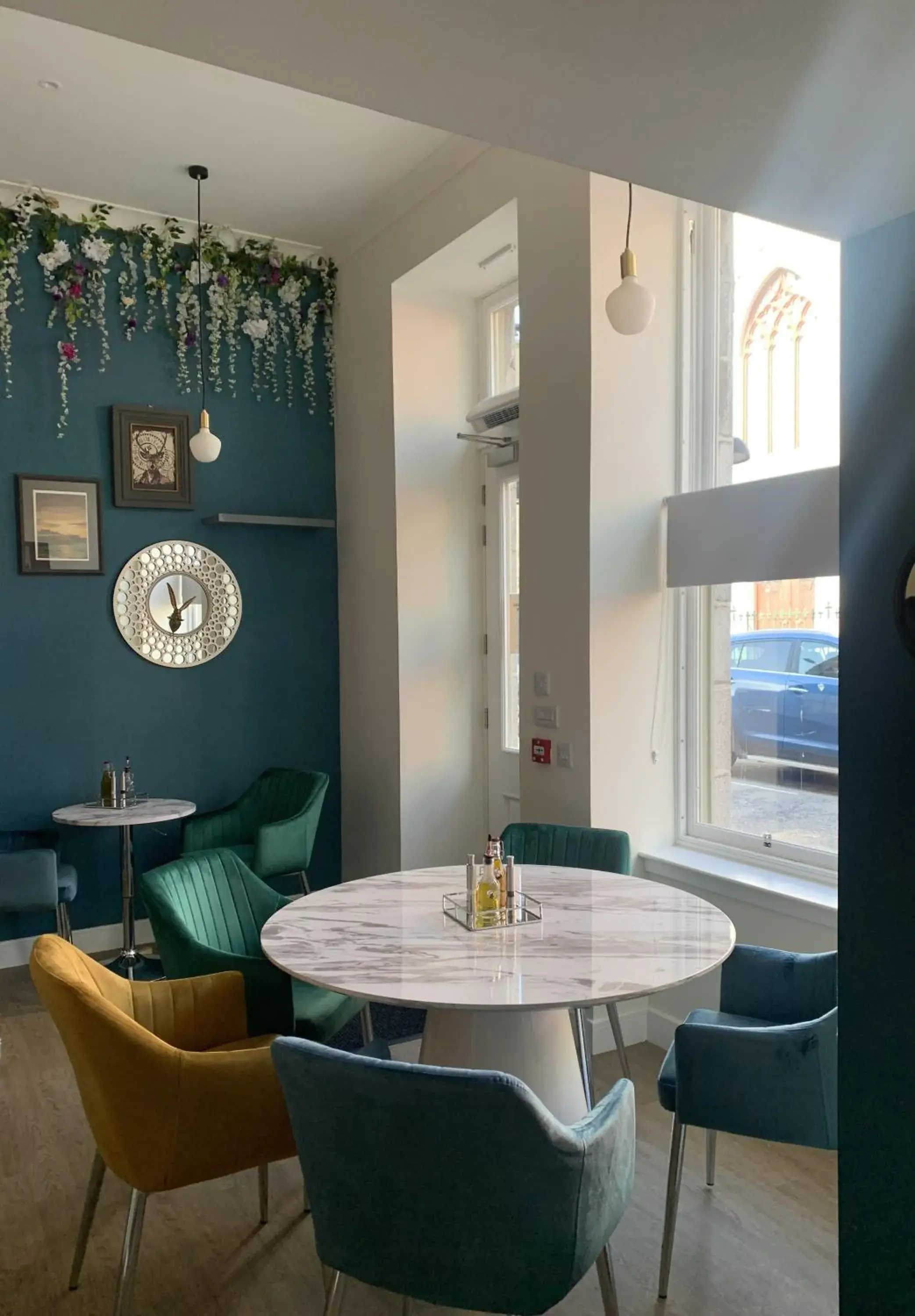 STAG & THISTLE HOTEL AND RESTAURANT STAG & THISTLE HOTEL AND RESTAURANT