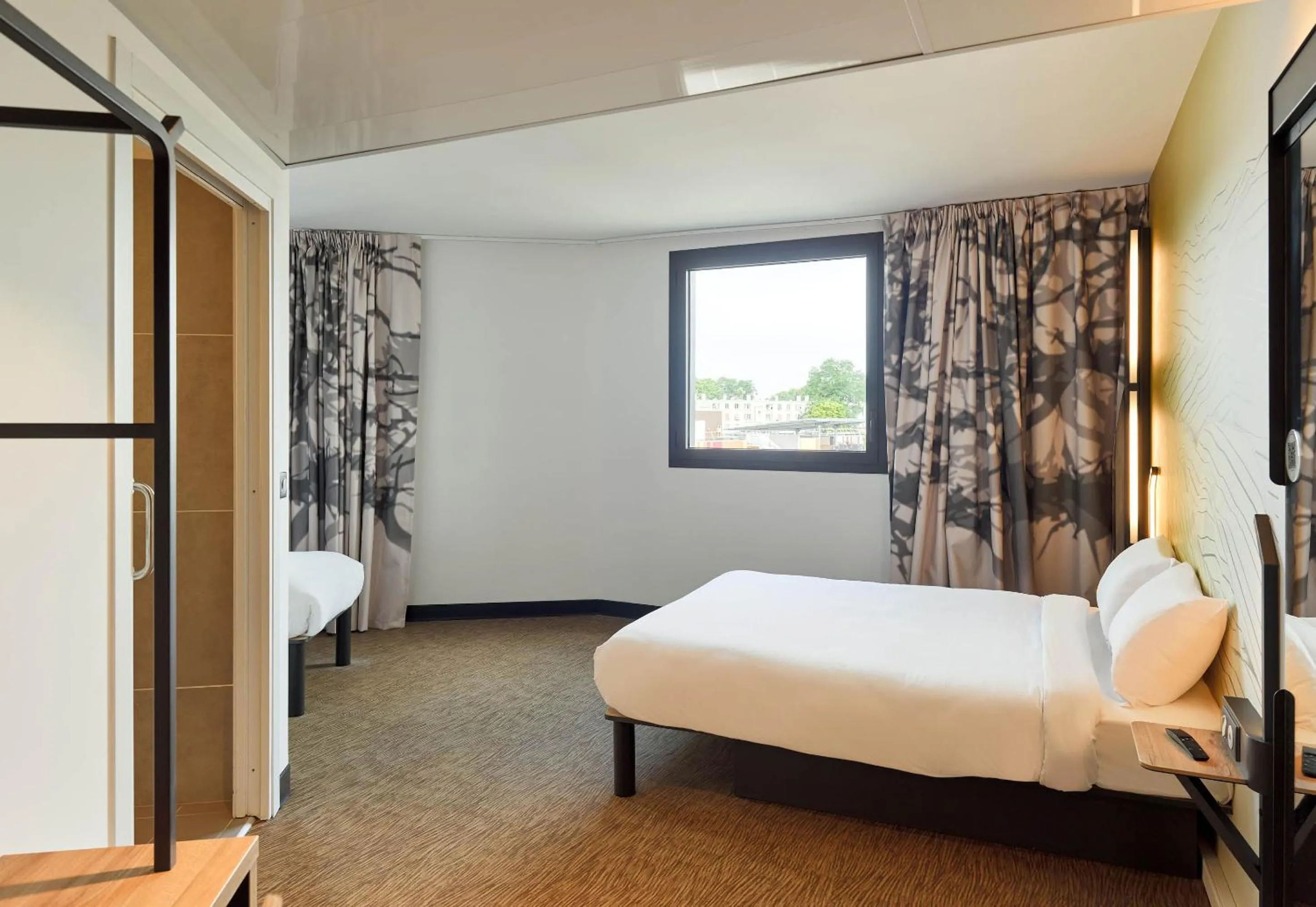 Bedroom, Bed in B&B HOTEL Paris Clichy-sous-Bois 3 étoiles