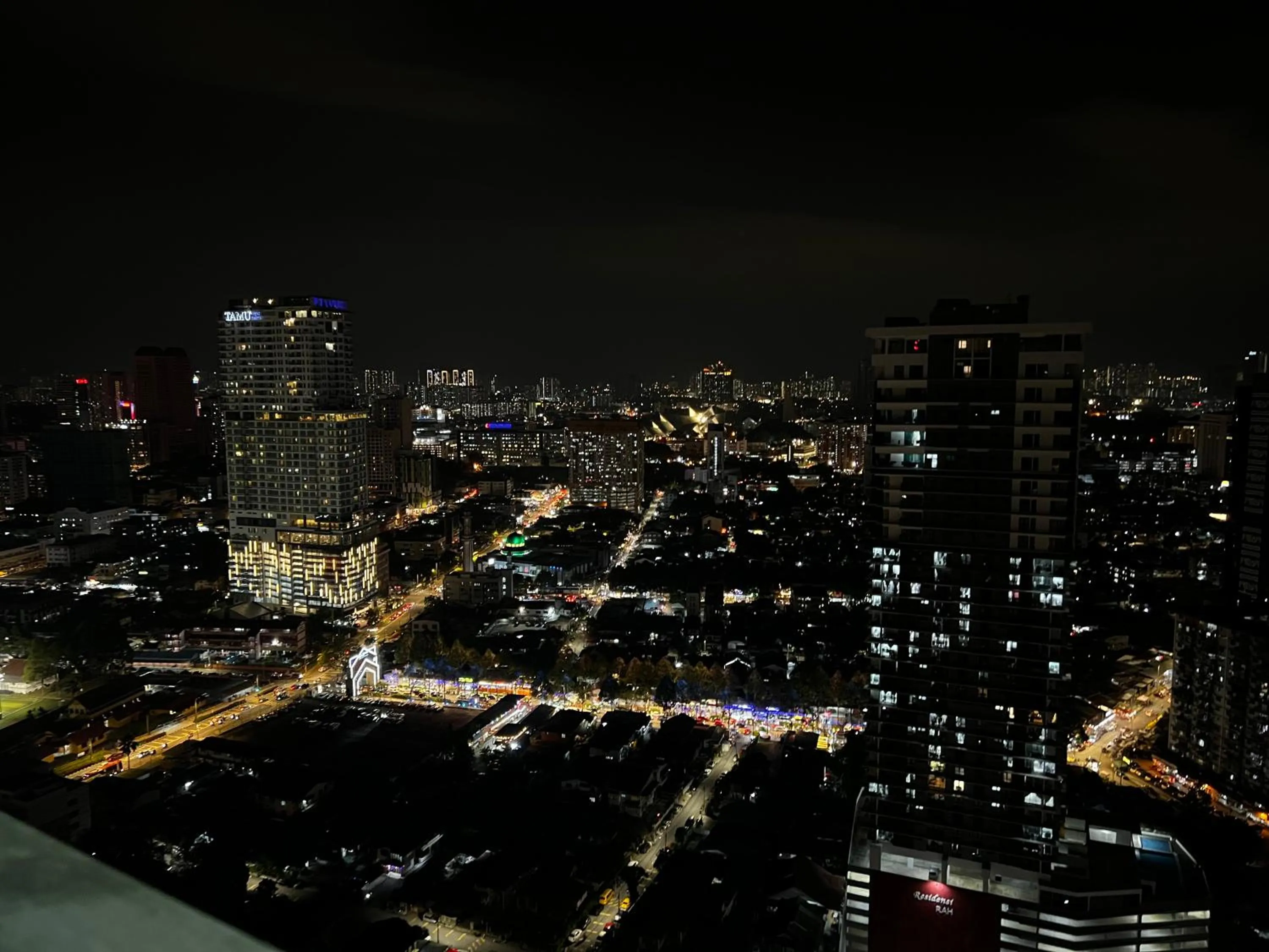 Night in Mercu Summer Suites KLCC By Sweet Home