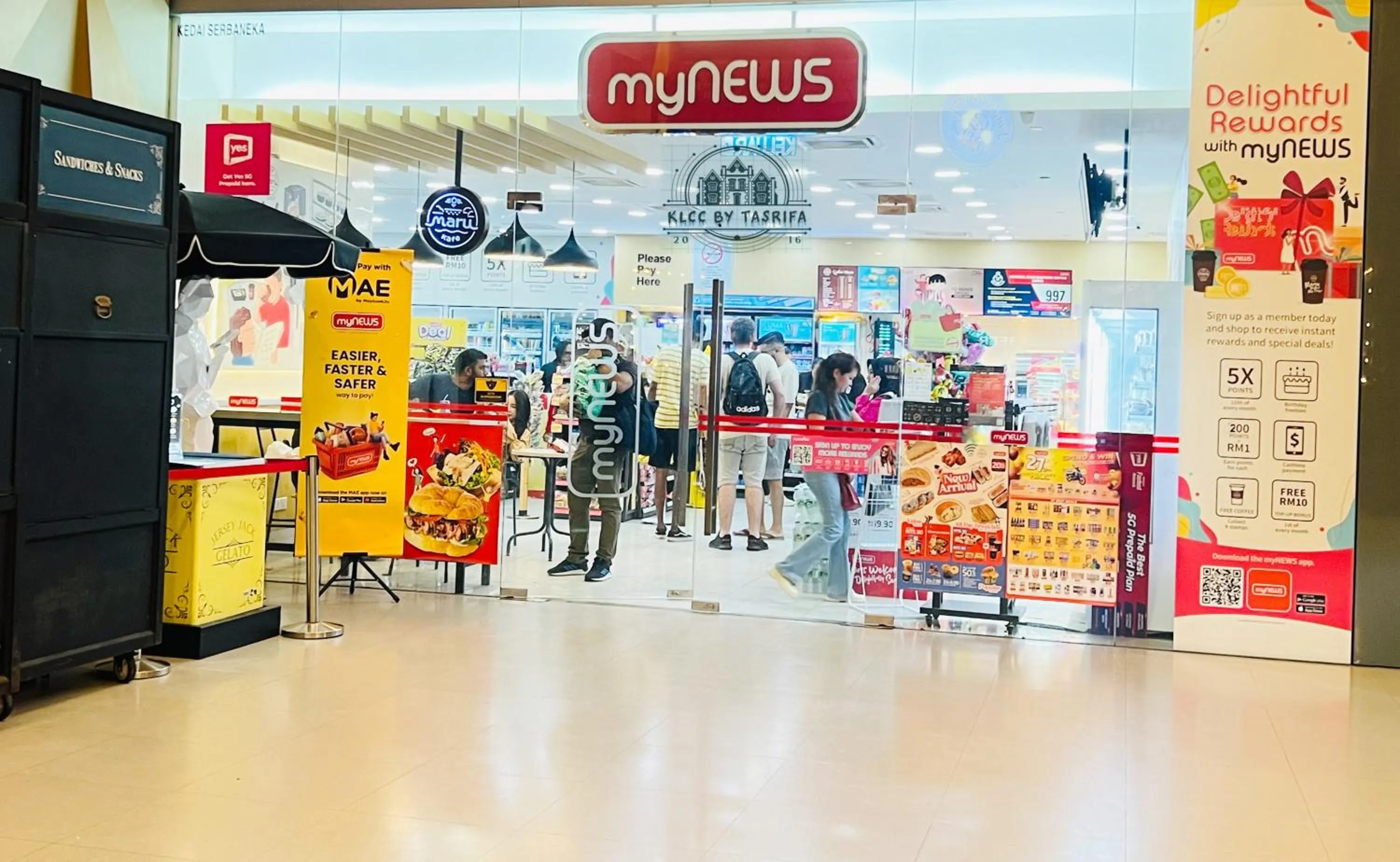 Supermarket/grocery shop in Mercu Summer Suites KLCC By Sweet Home