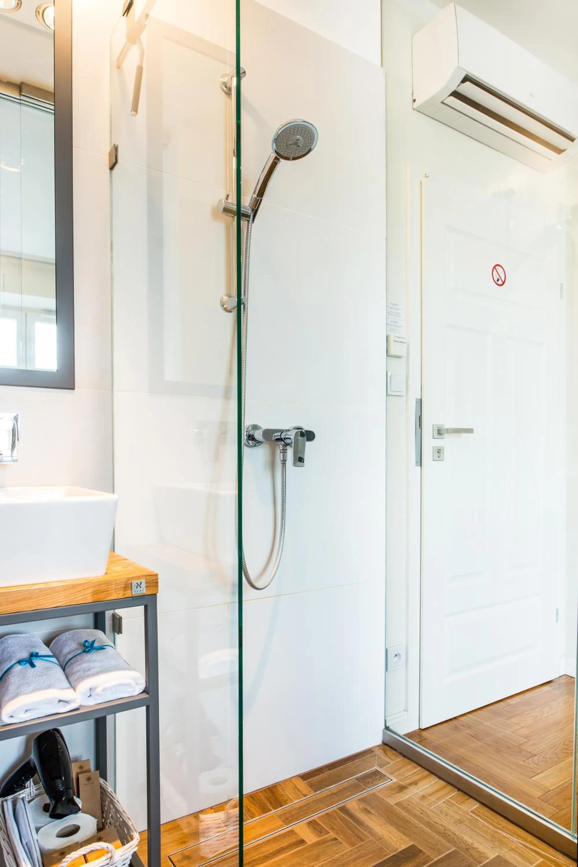 Shower in NOVUMHOUSE - Tomasza