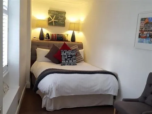 Bedroom, Bed in The Steam Packet Inn