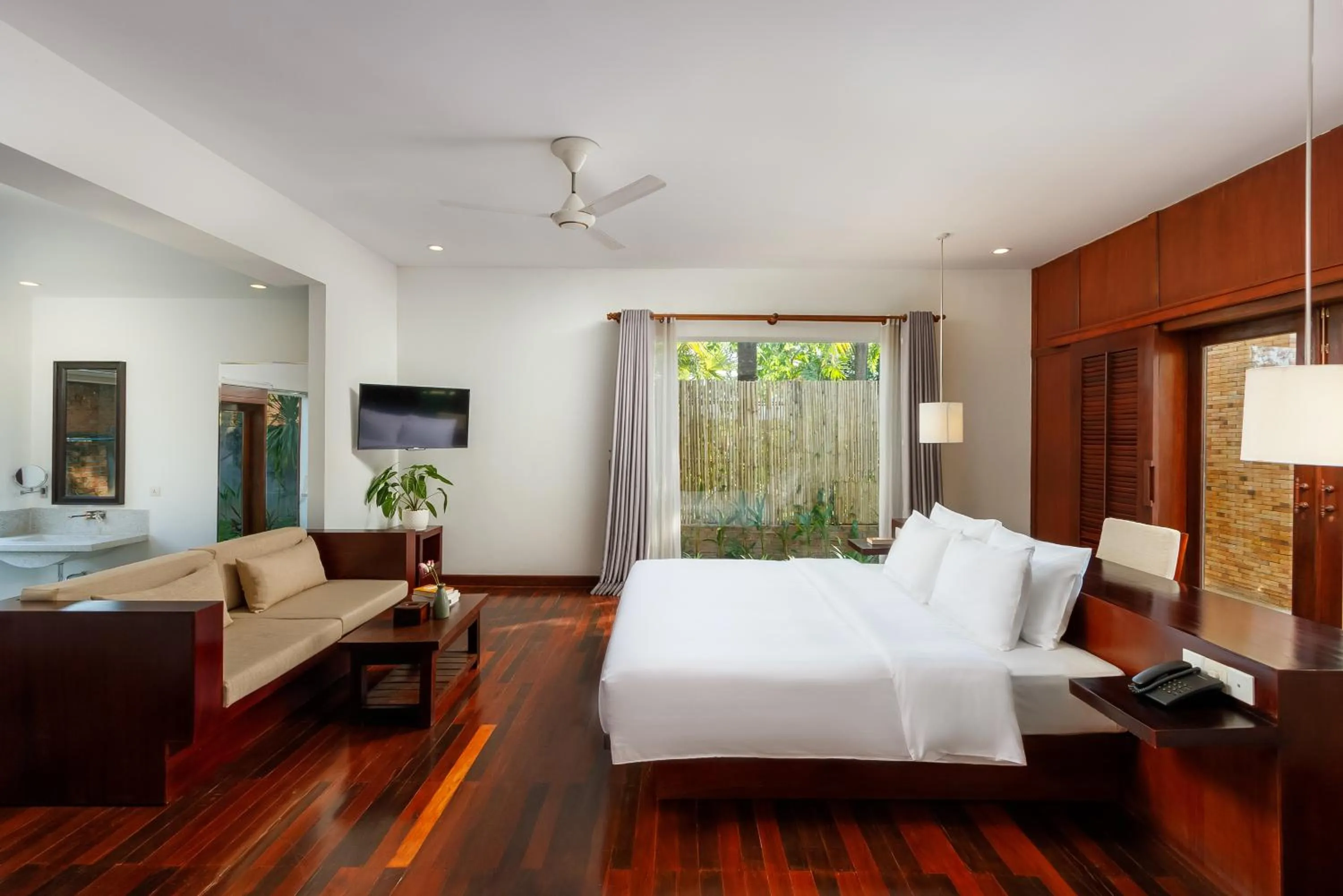 Bed in Le Mayansa Resort