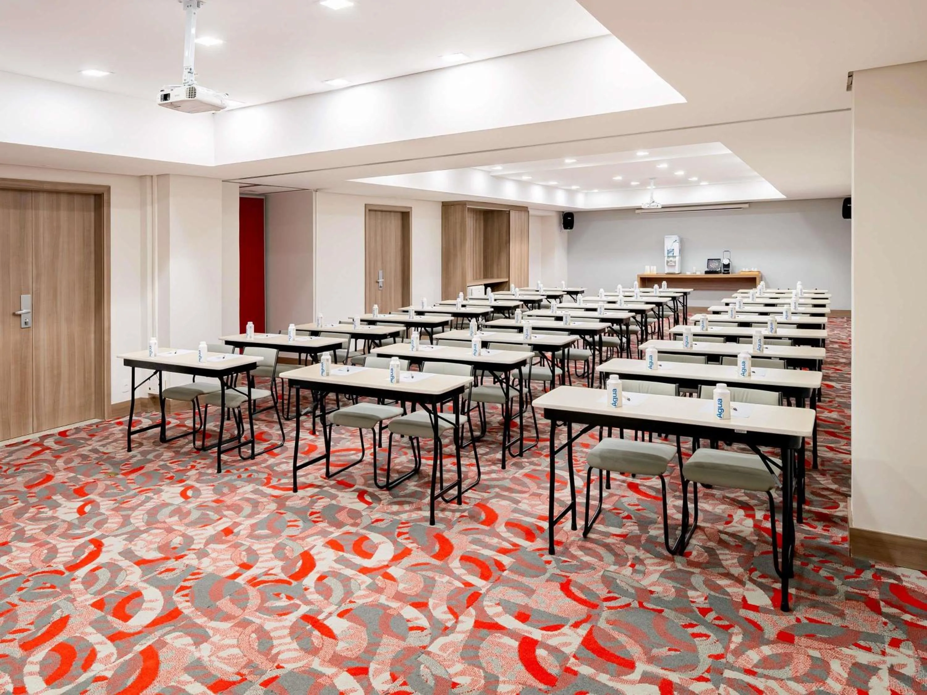 Meeting/conference room in Mercure Sao Paulo Moema Times Square