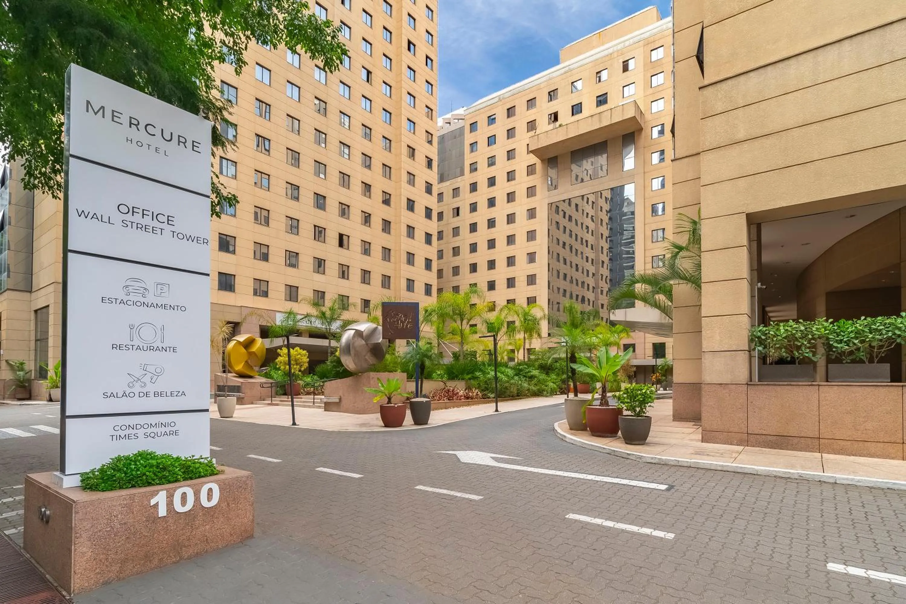 Property building in Mercure Sao Paulo Moema Times Square