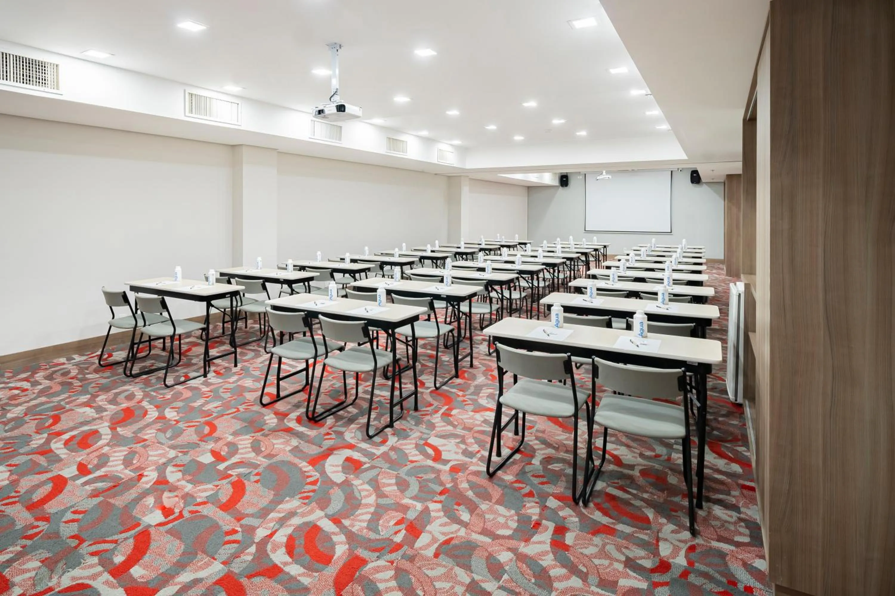 Meeting/conference room in Mercure Sao Paulo Moema Times Square