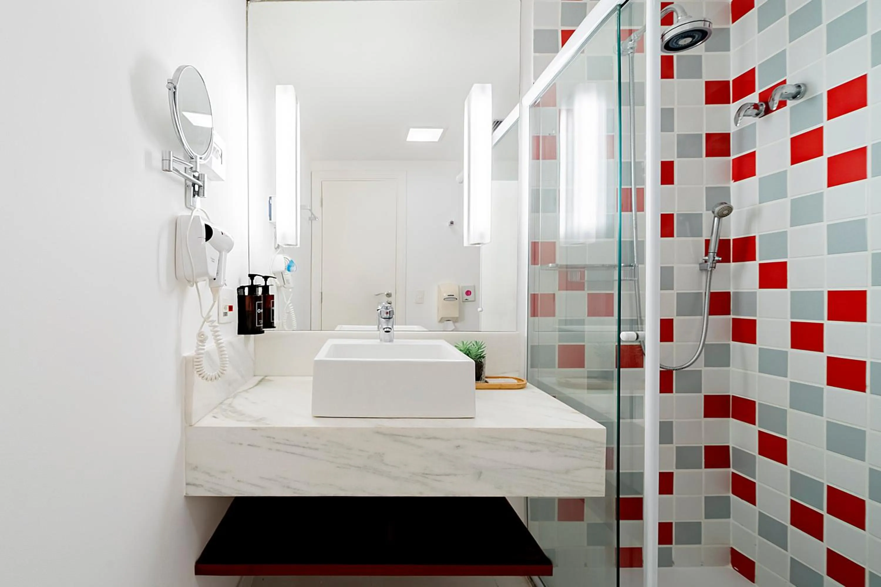 Shower in Mercure Sao Paulo Moema Times Square