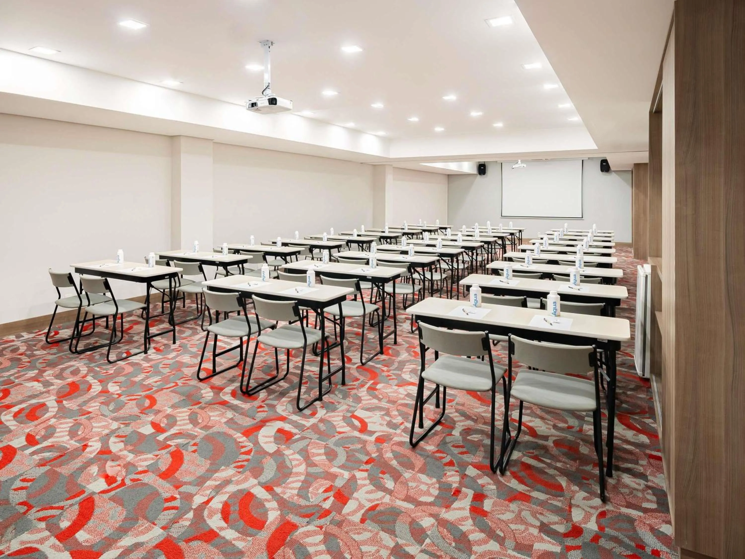 Meeting/conference room in Mercure Sao Paulo Moema Times Square