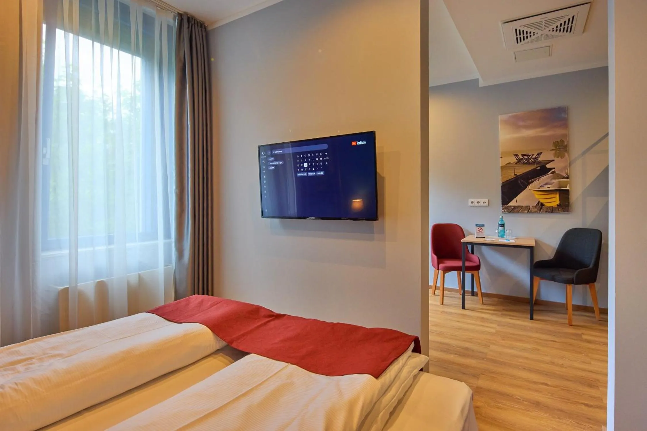 Photo of the whole room, Bed in Trip Inn Hotel Düsseldorf Neuss