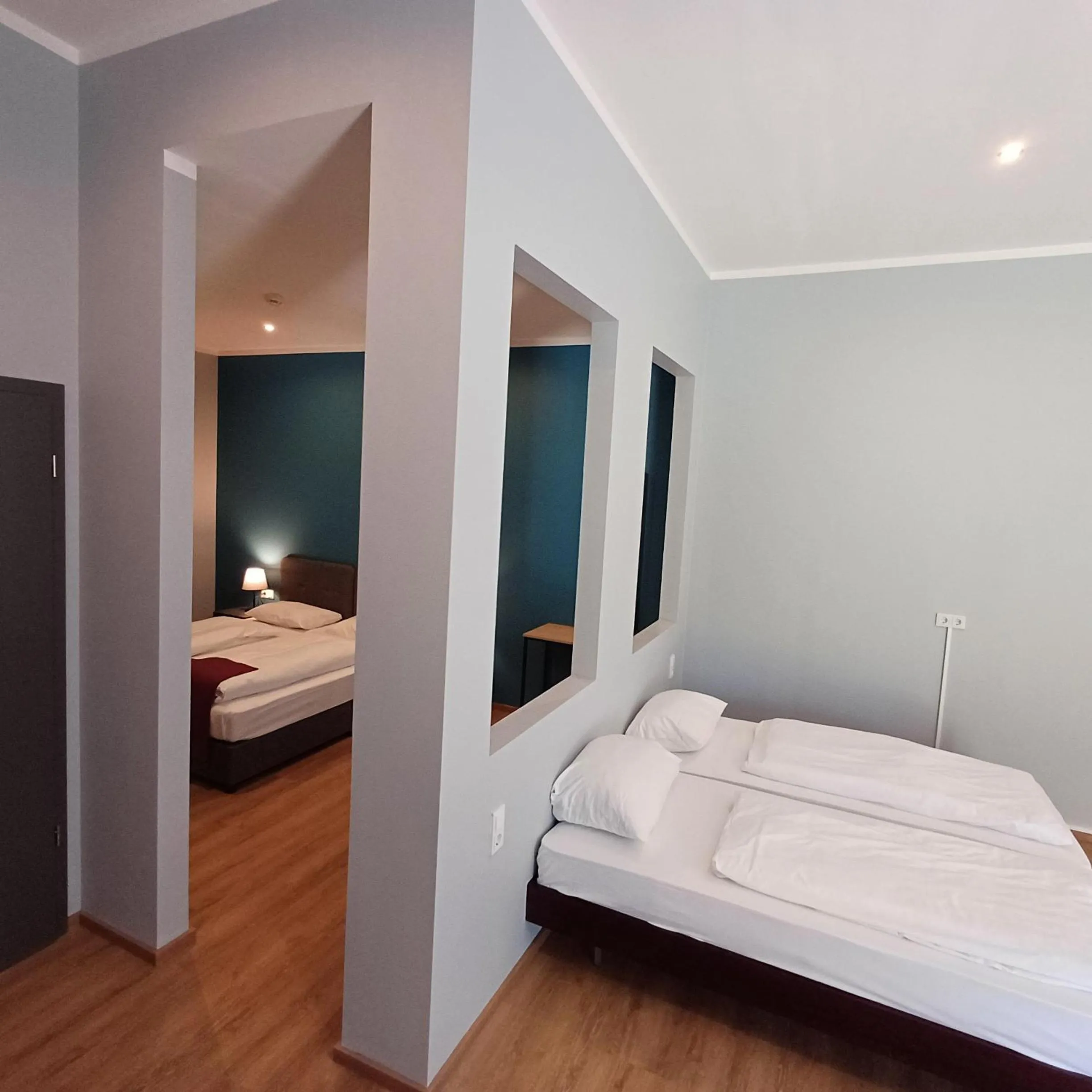 Photo of the whole room, Bed in Trip Inn Hotel Düsseldorf Neuss
