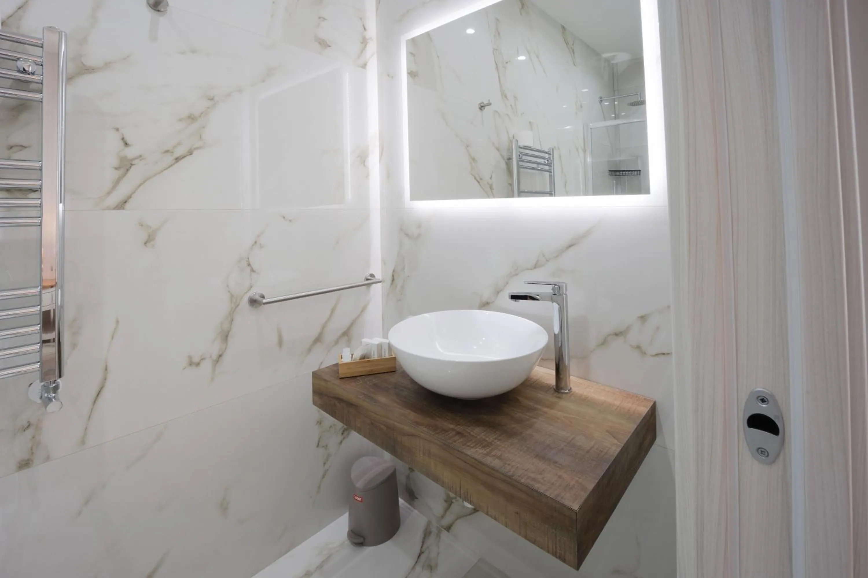 Bathroom in REDDIMUS Guest House