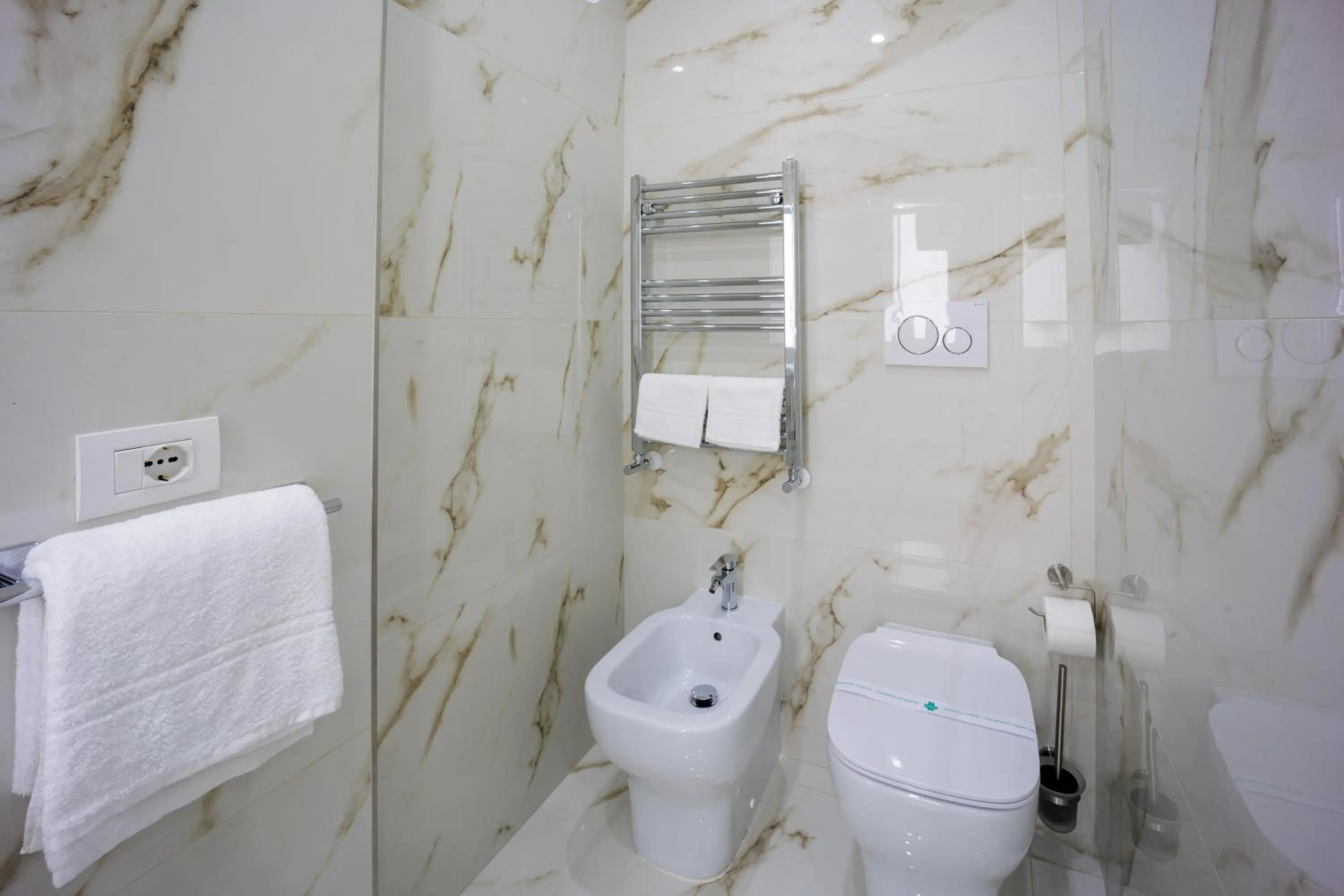 Toilet in REDDIMUS Guest House