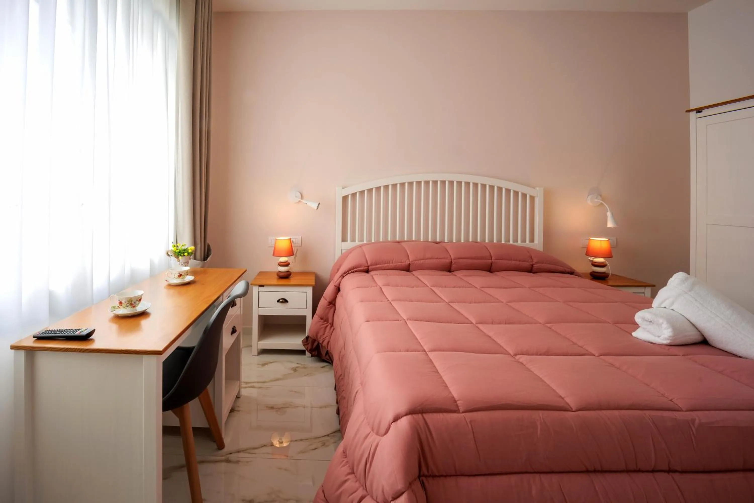 Photo of the whole room, Bed in REDDIMUS Guest House