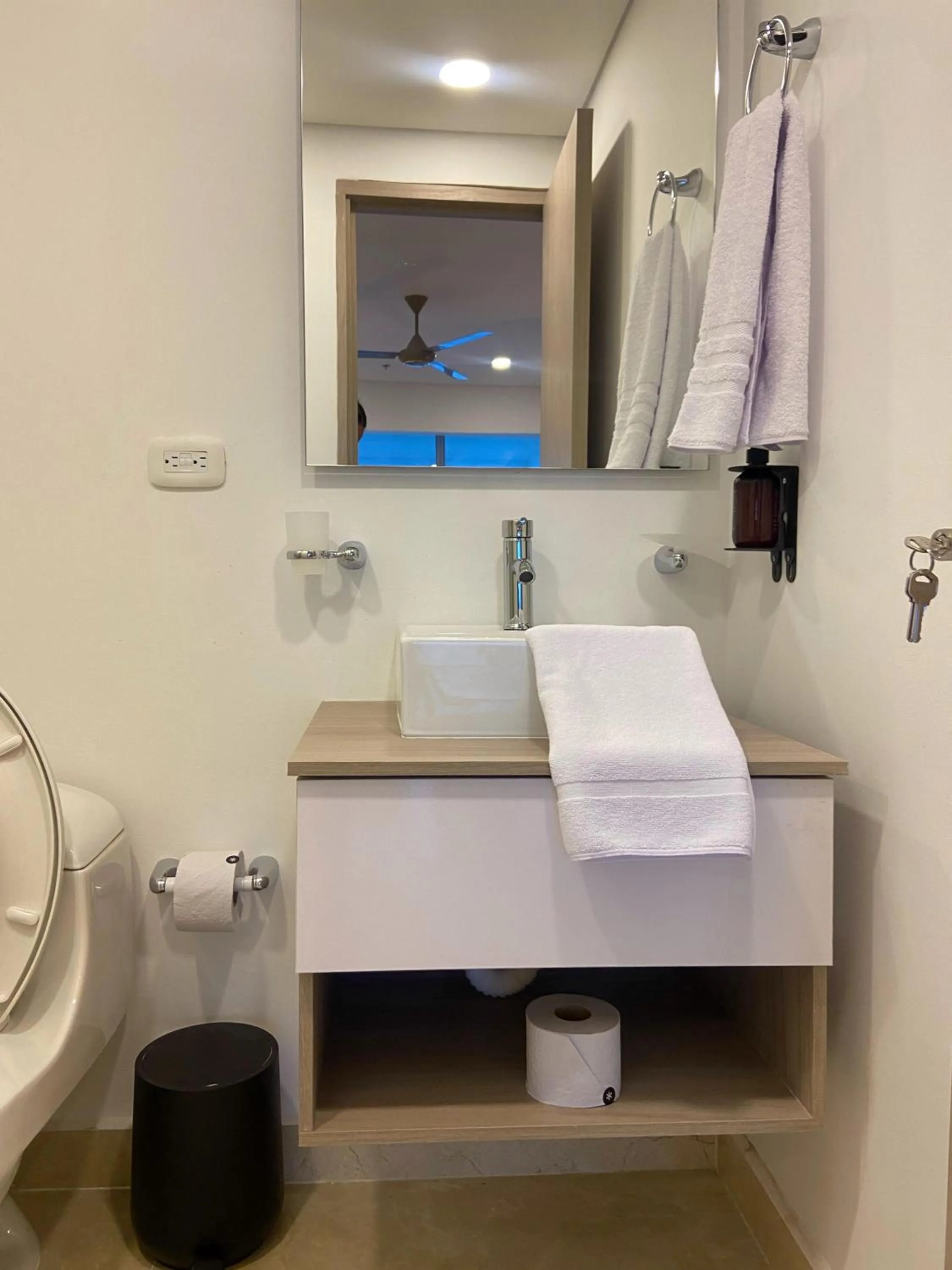 Bathroom in Wynwood Cartagena Beach