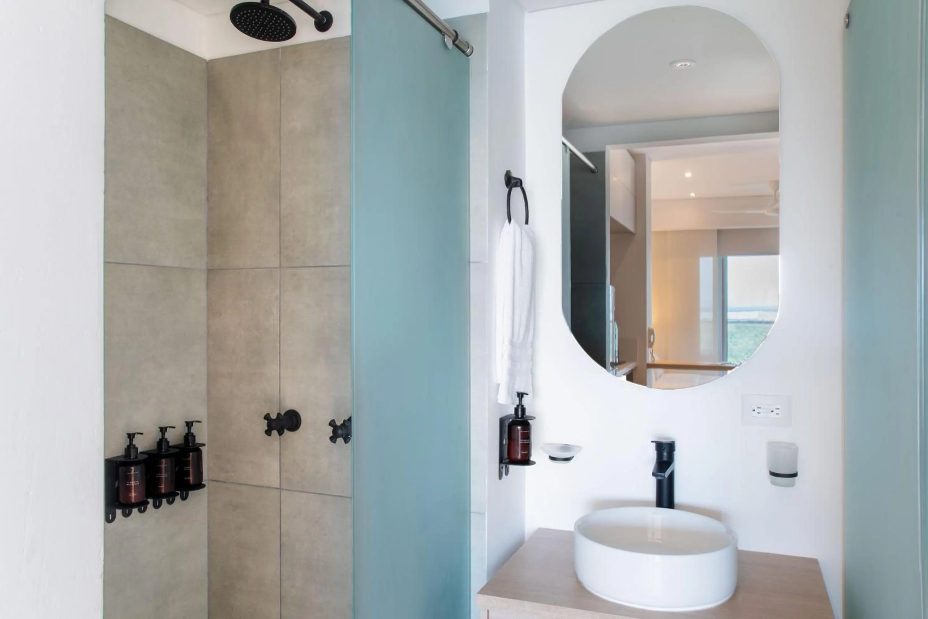 Bathroom in Wynwood Cartagena Beach